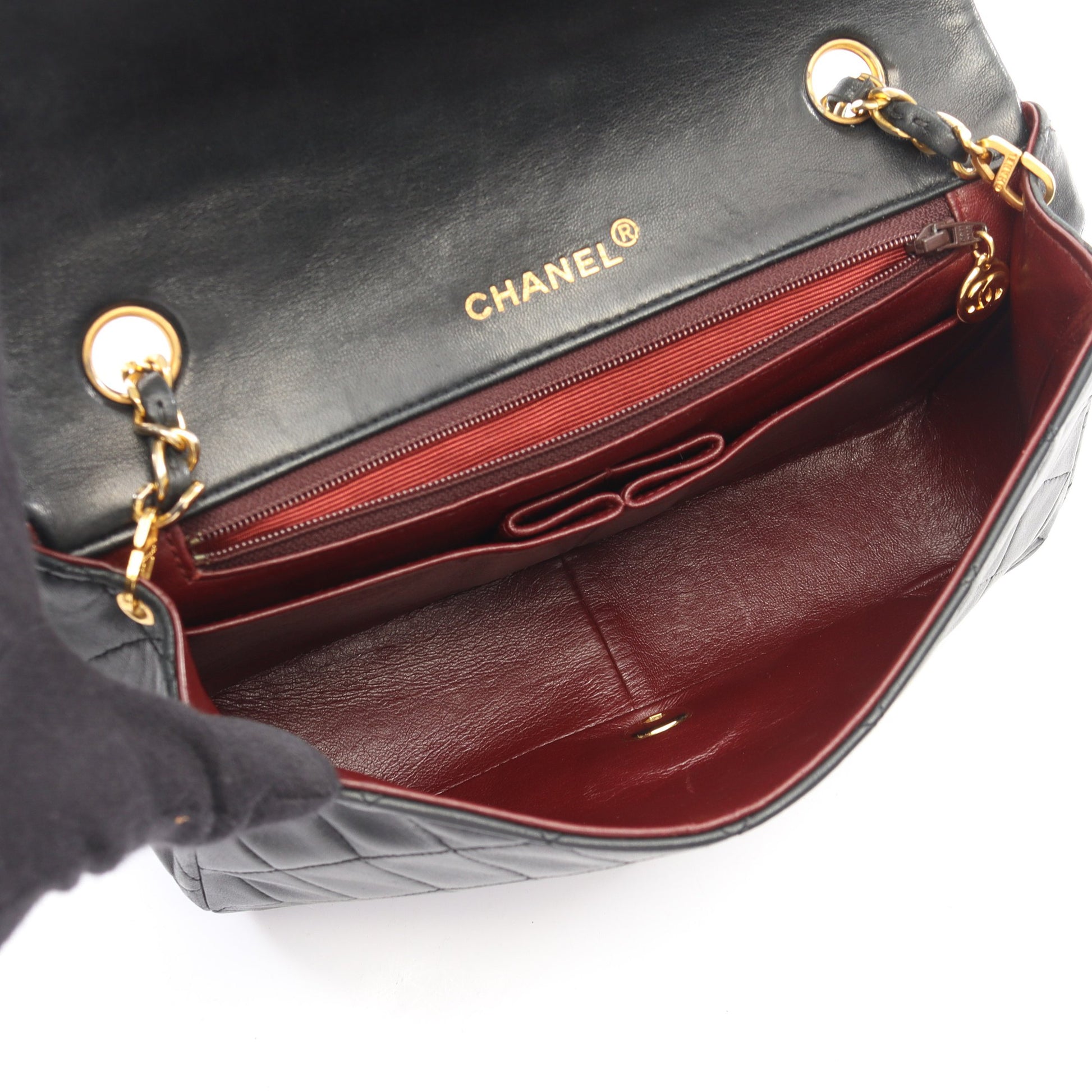 フルフラップ マトラッセ チェーンショルダーバッグ ラムスキン ブラック ゴールド金具 シャネル バッグ CHANEL