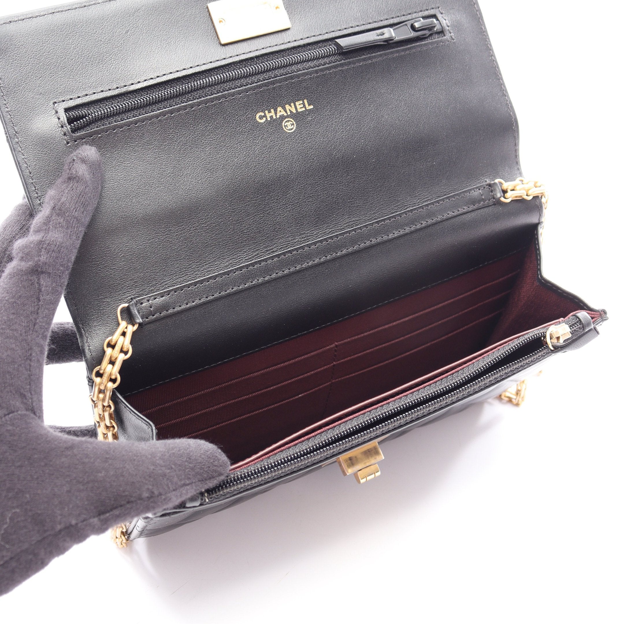 CHANEL(シャネル) 財布 2.55/マトラッセ ゴールド チェーンウォレット/シルバー金具 CHANEL - CHANEL(シャネル) 財布 2.55/マトラッセ ゴールド チェーン