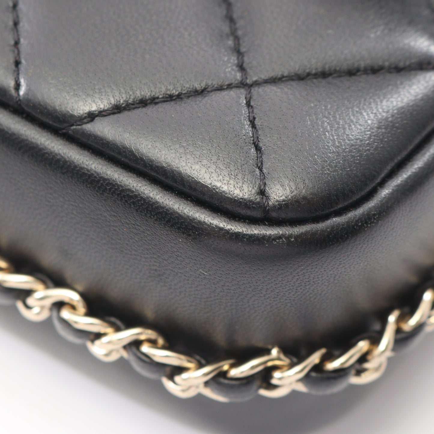 マトラッセ スモールフラップ チェーンショルダーバッグ ラムスキン ブラック ゴールド金具 シャネル バッグ CHANEL