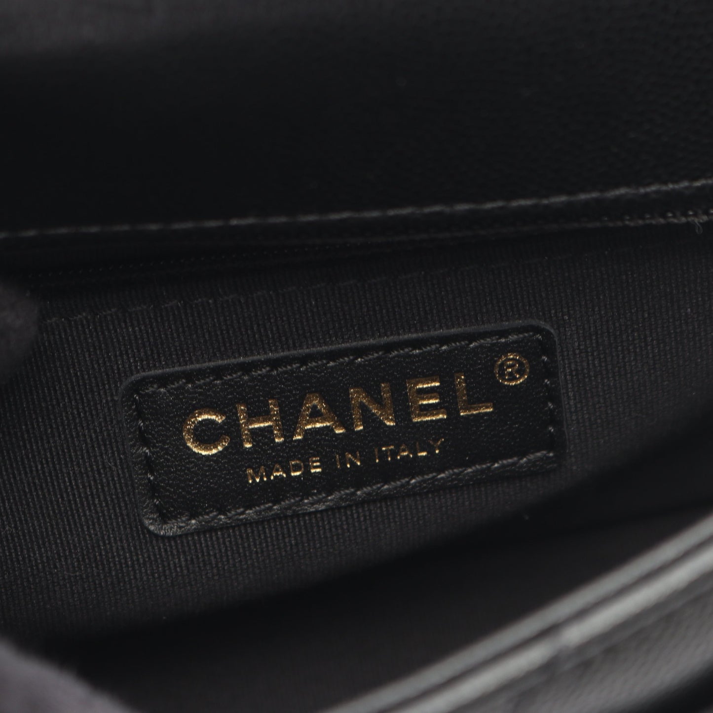 マトラッセ スモールフラップ チェーンショルダーバッグ キャビアスキン ブラック ゴールド金具 シャネル バッグ CHANEL