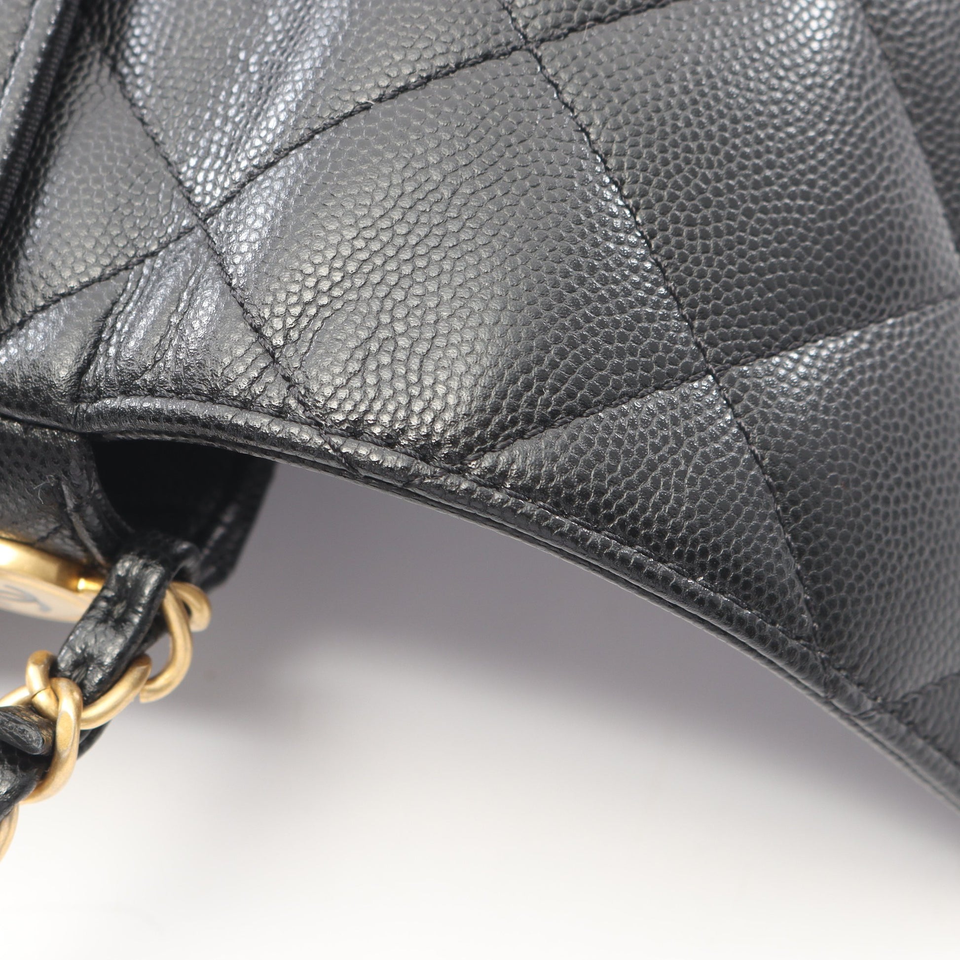 マトラッセ スモールフラップ チェーンショルダーバッグ キャビアスキン ブラック ゴールド金具 シャネル バッグ CHANEL