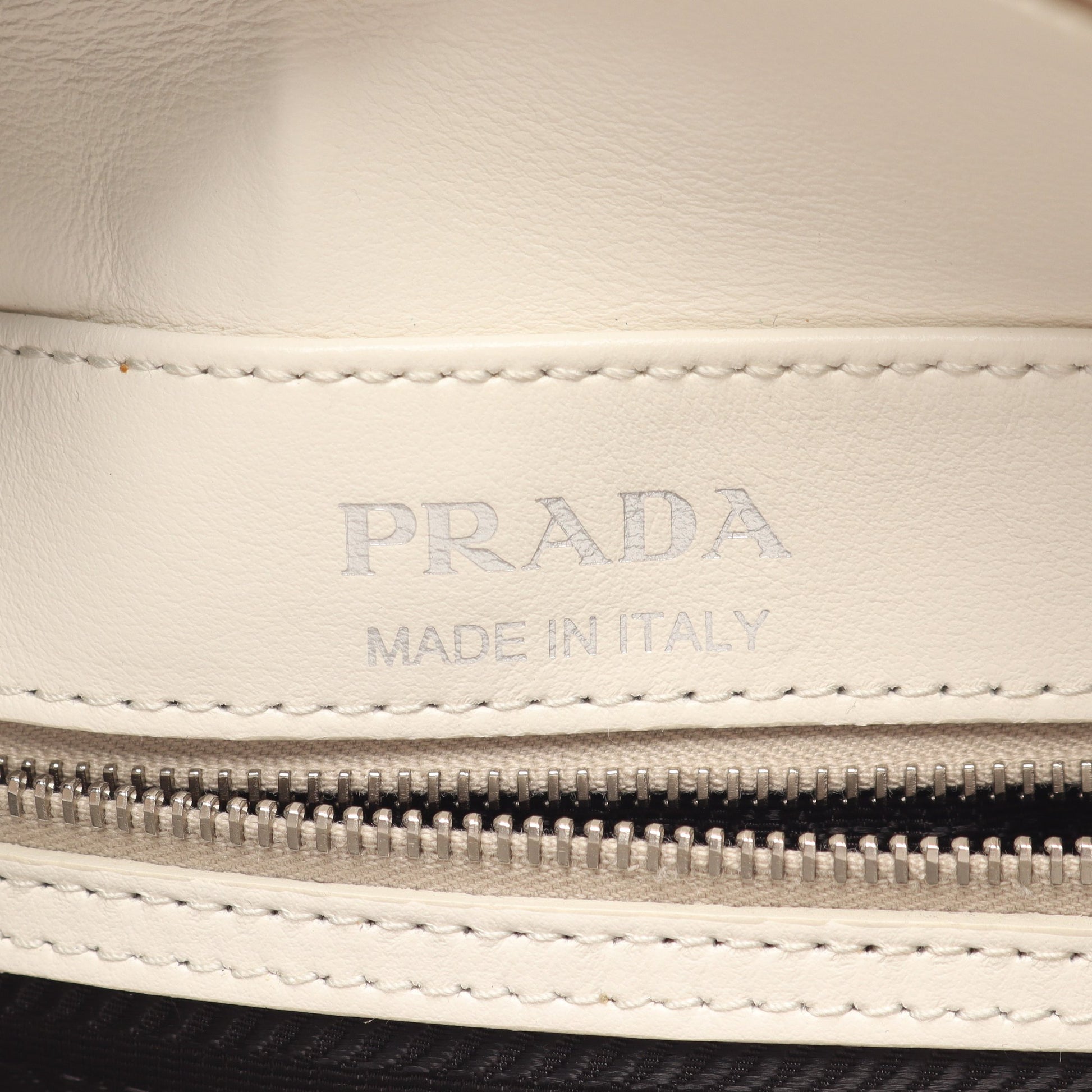 ダイアグラム 2WAY ハンドバッグ レザー ホワイト プラダ バッグ PRADA
