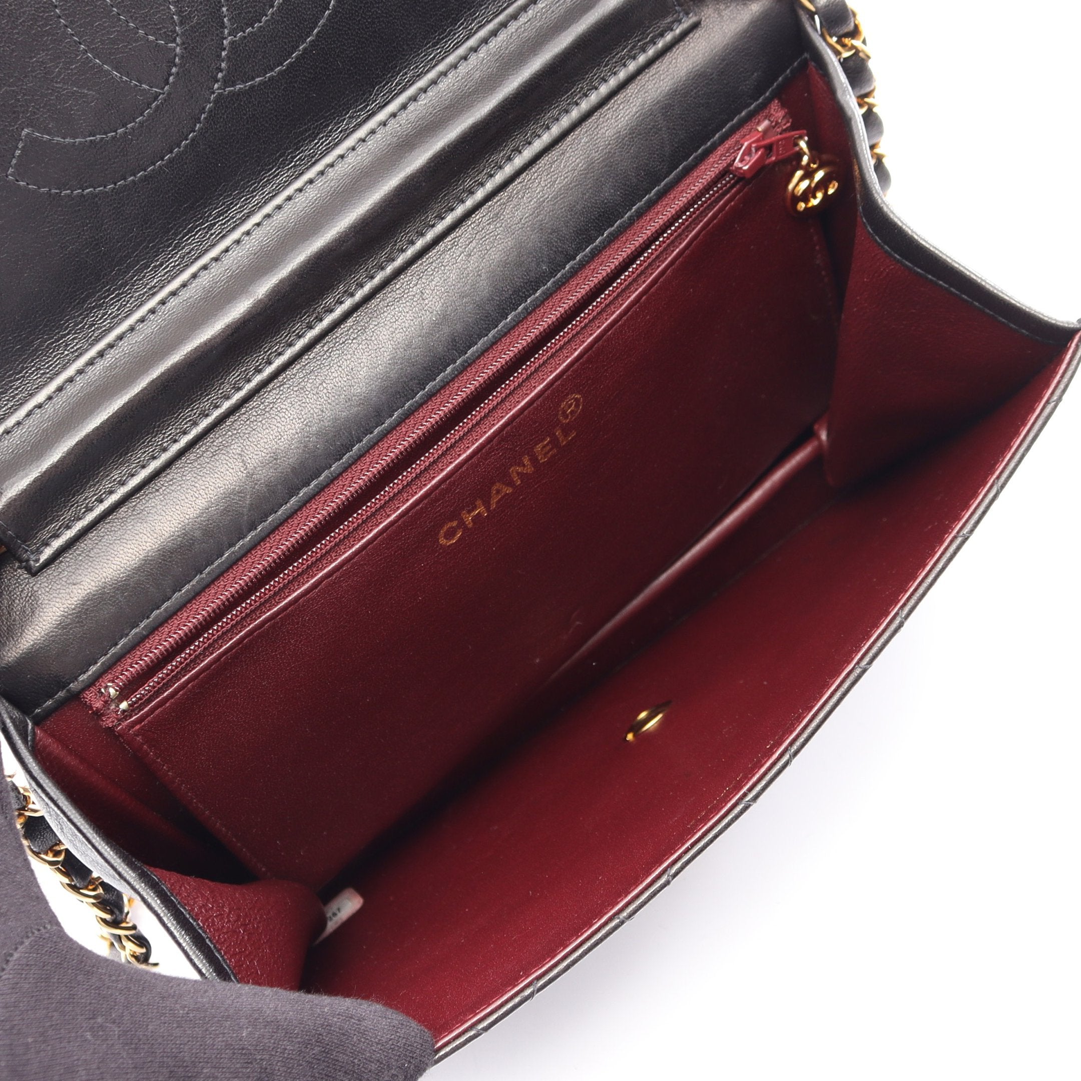 シャネル マトラッセ プッシュロック チェーンショルダーバッグ  ラムスキン レディースショルダーバッグ
 ブラック【中古】 CHANEL（シャネル） マトラッセ ココマーク プッシュロック チェーン