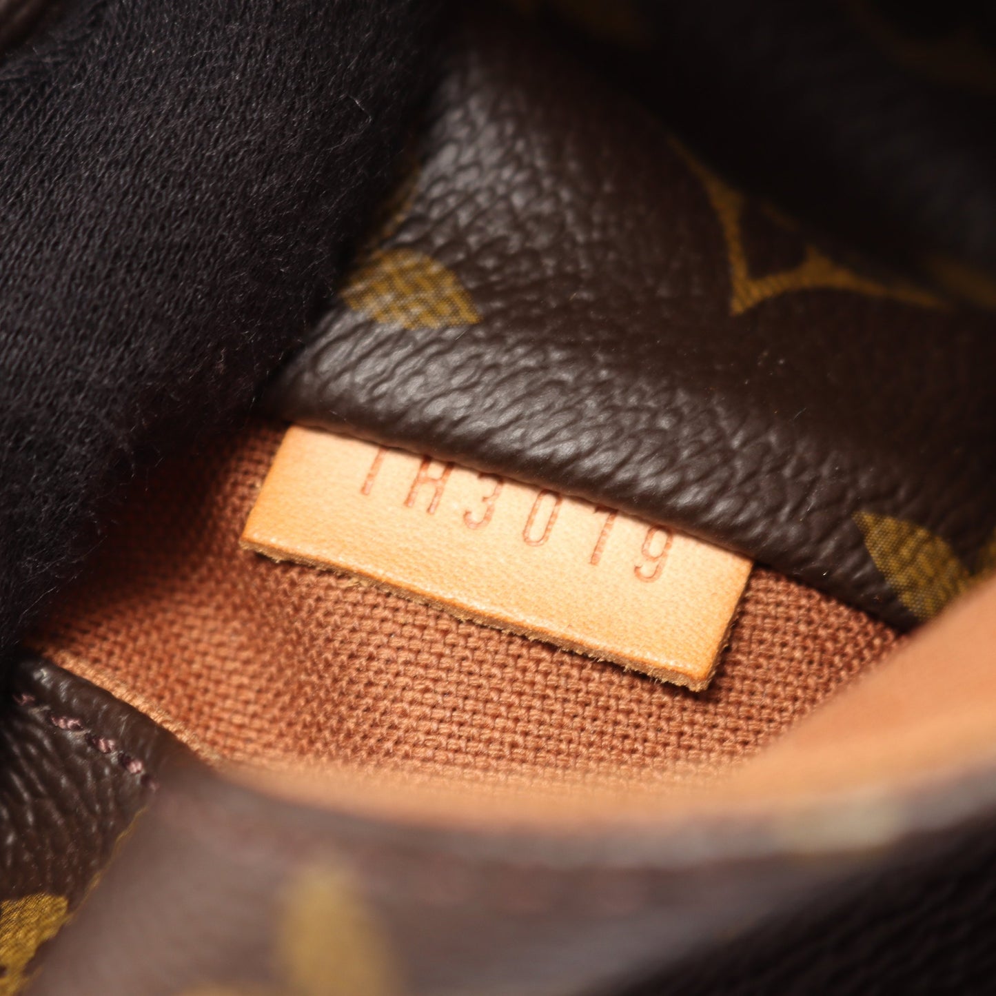 トータリーMM モノグラム ショルダーバッグ トートバッグ PVC レザー ブラウン ルイヴィトン バッグ LOUIS VUITTON