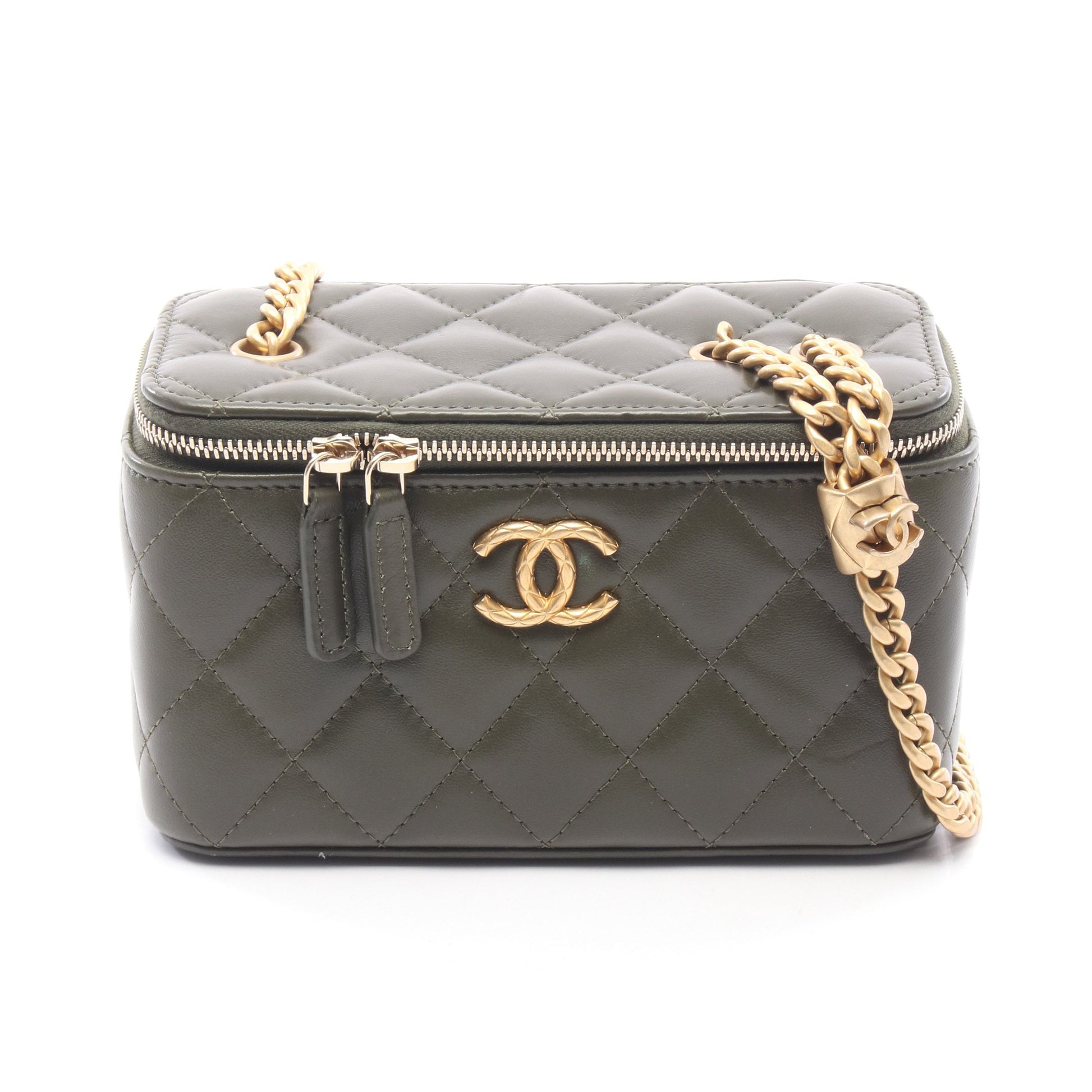 マトラッセ バニティ チェーンショルダーバッグ ラムスキン カーキグリーン ゴールド金具 シャネル バッグ CHANEL