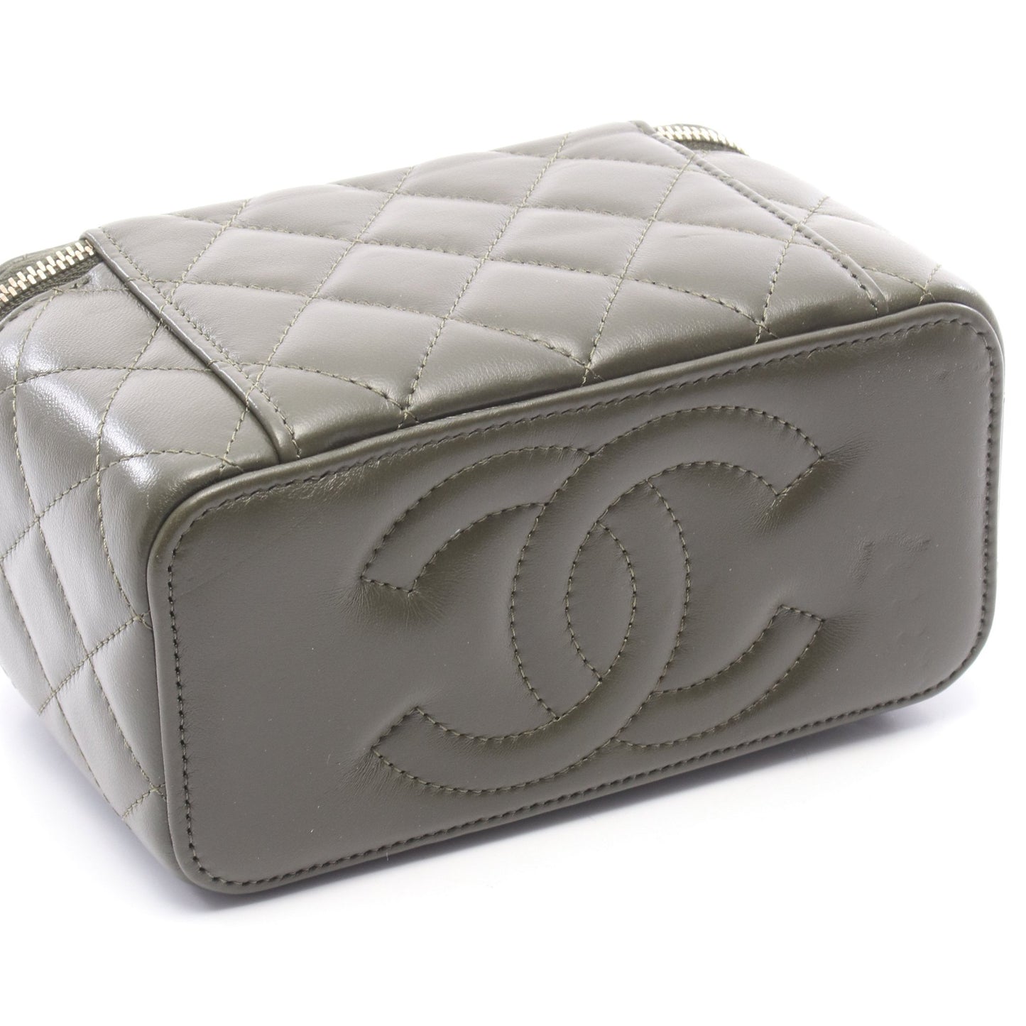 マトラッセ バニティ チェーンショルダーバッグ ラムスキン カーキグリーン ゴールド金具 シャネル バッグ CHANEL