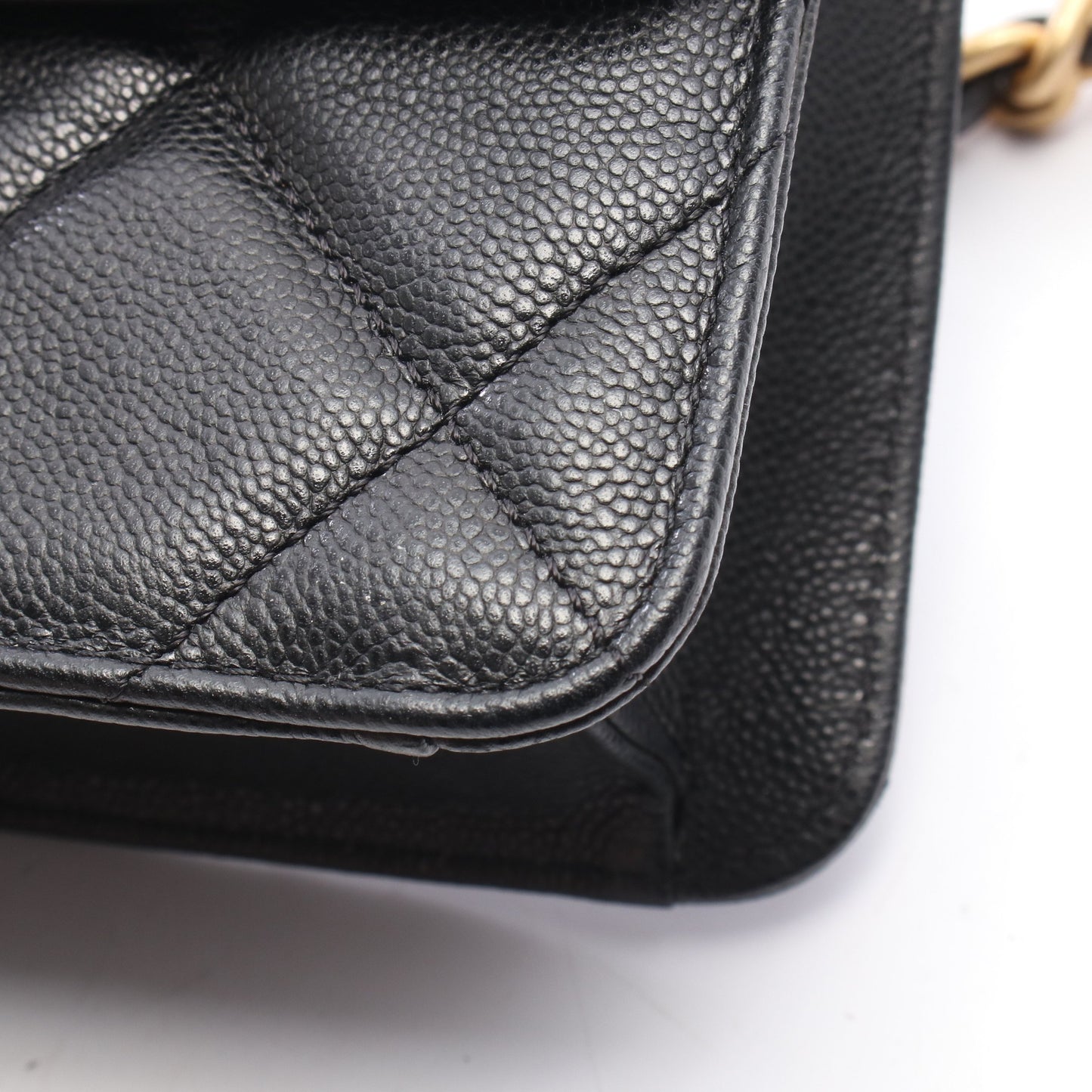 マトラッセ スモールフラップ チェーンショルダーバッグ キャビアスキン ブラック ゴールド金具 シャネル バッグ CHANEL