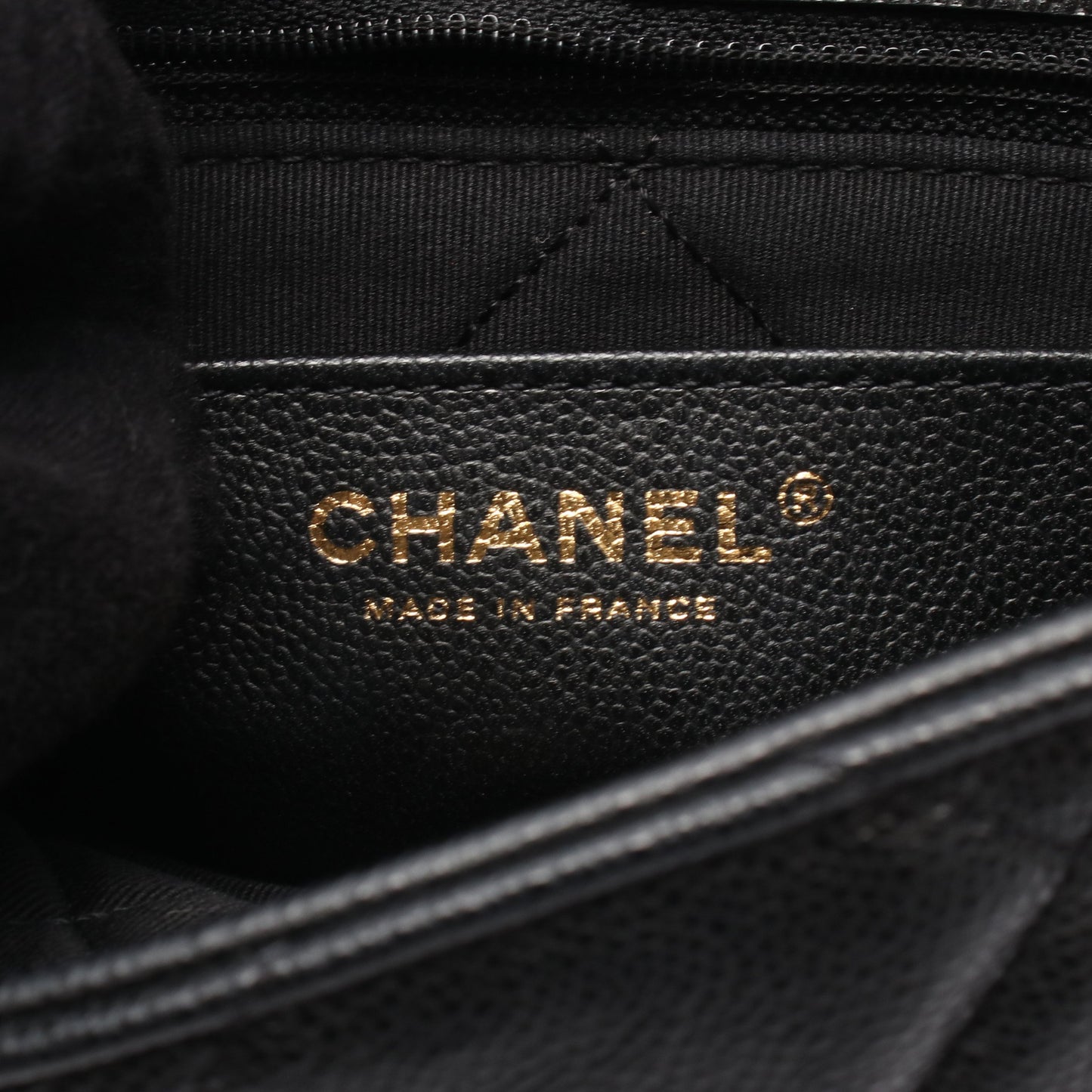 マトラッセ スモールフラップ チェーンショルダーバッグ キャビアスキン ブラック ゴールド金具 シャネル バッグ CHANEL