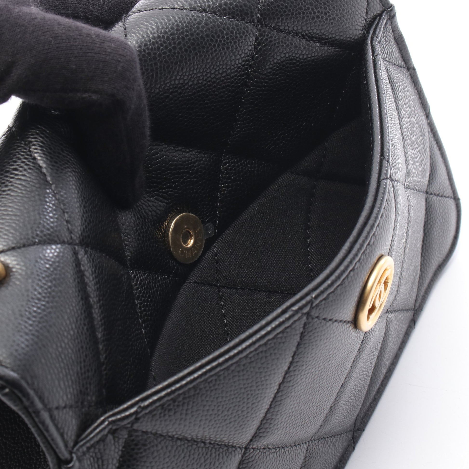 マトラッセ スモールフラップ チェーンショルダーバッグ キャビアスキン ブラック ゴールド金具 シャネル バッグ CHANEL