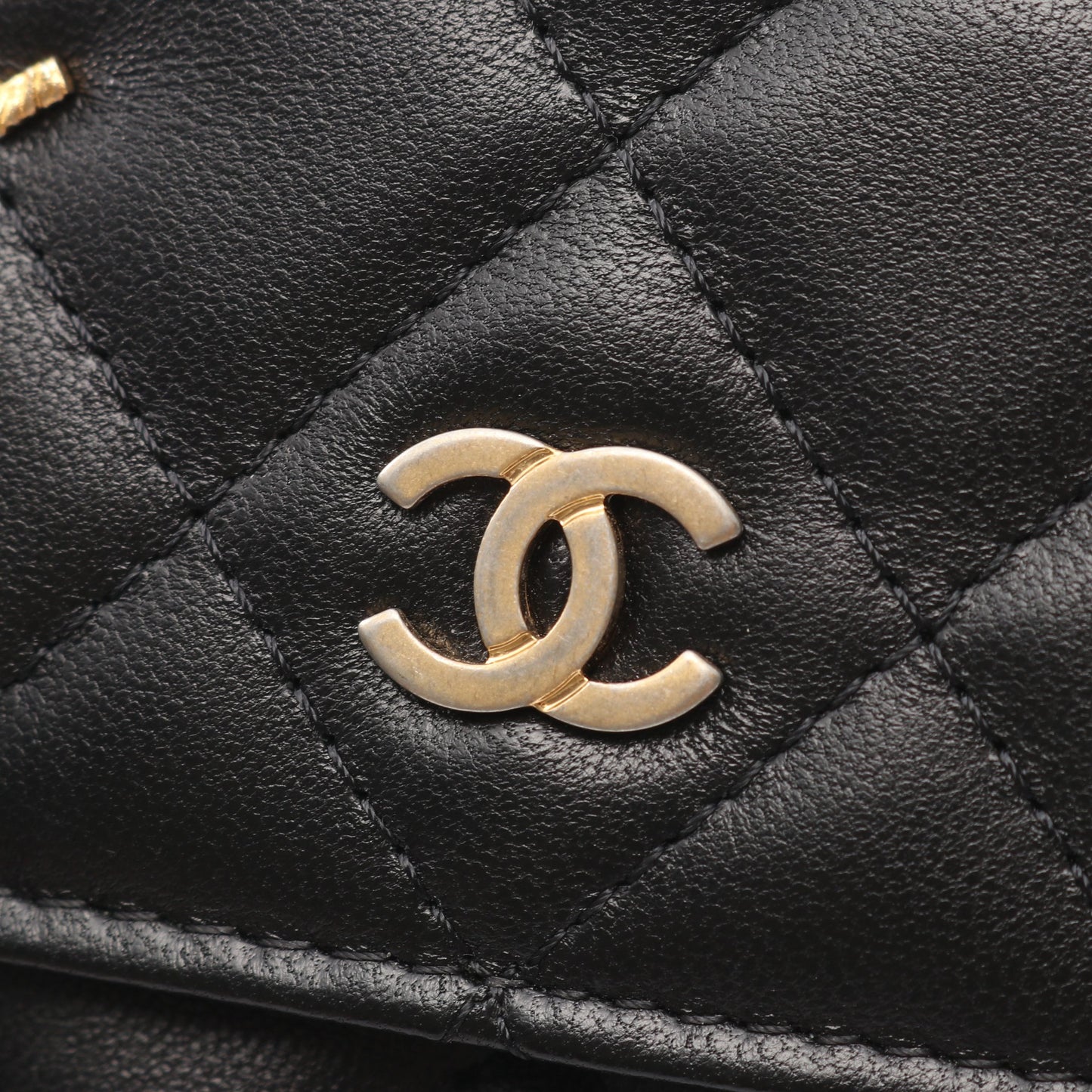 マトラッセ エジプトチャーム チェーンウォレット ラムスキン ブラック ゴールド金具 シャネル バッグ CHANEL