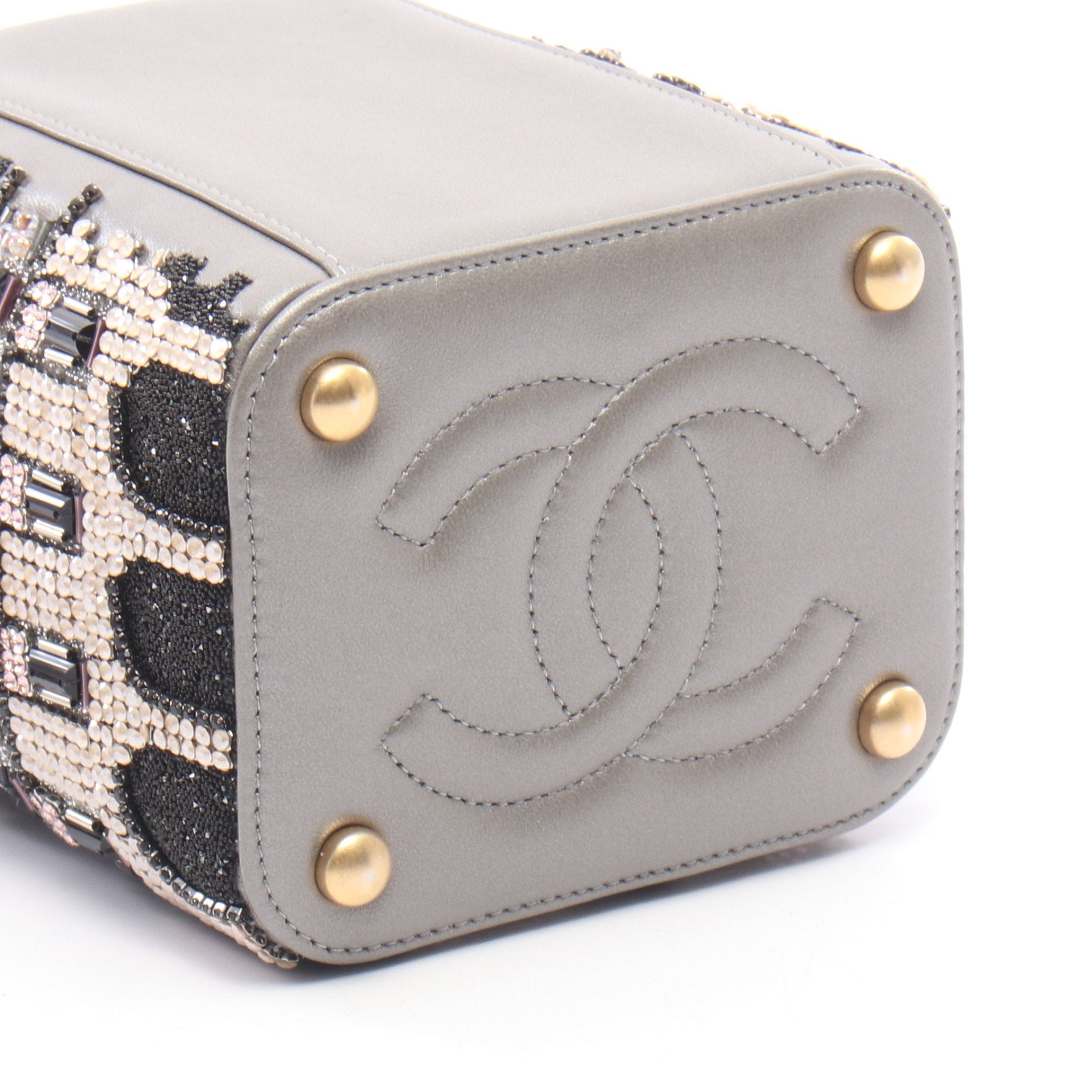 CHANEL シルバー ビーズショルダーバッグ スモール バケットバッグ ビーズ刺繍 チェーンショルダーバッグ