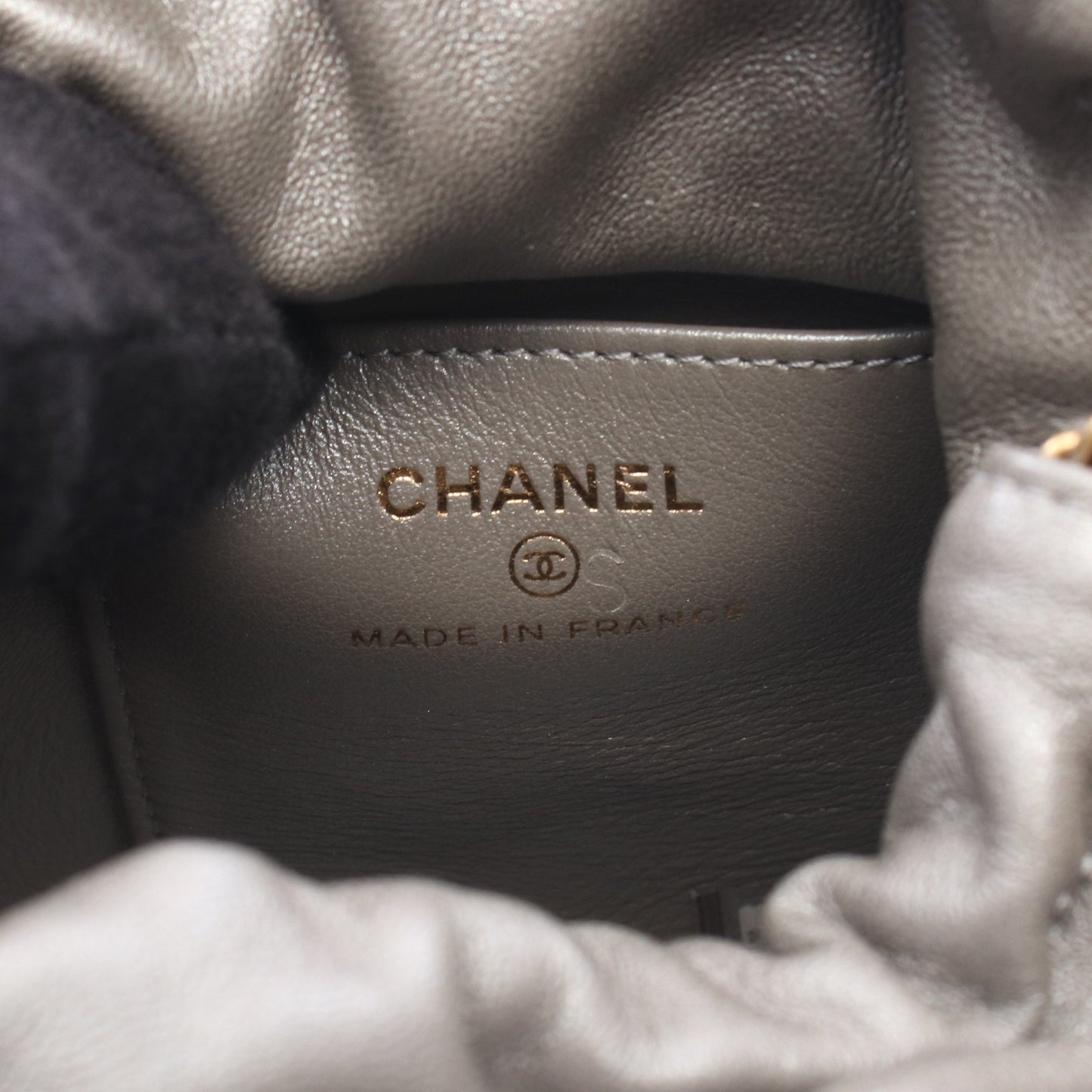 スモール バケットバッグ ビーズ刺繍 チェーンショルダーバッグ ラムスキン シルバー ゴールド金具 シャネル バッグ CHANEL