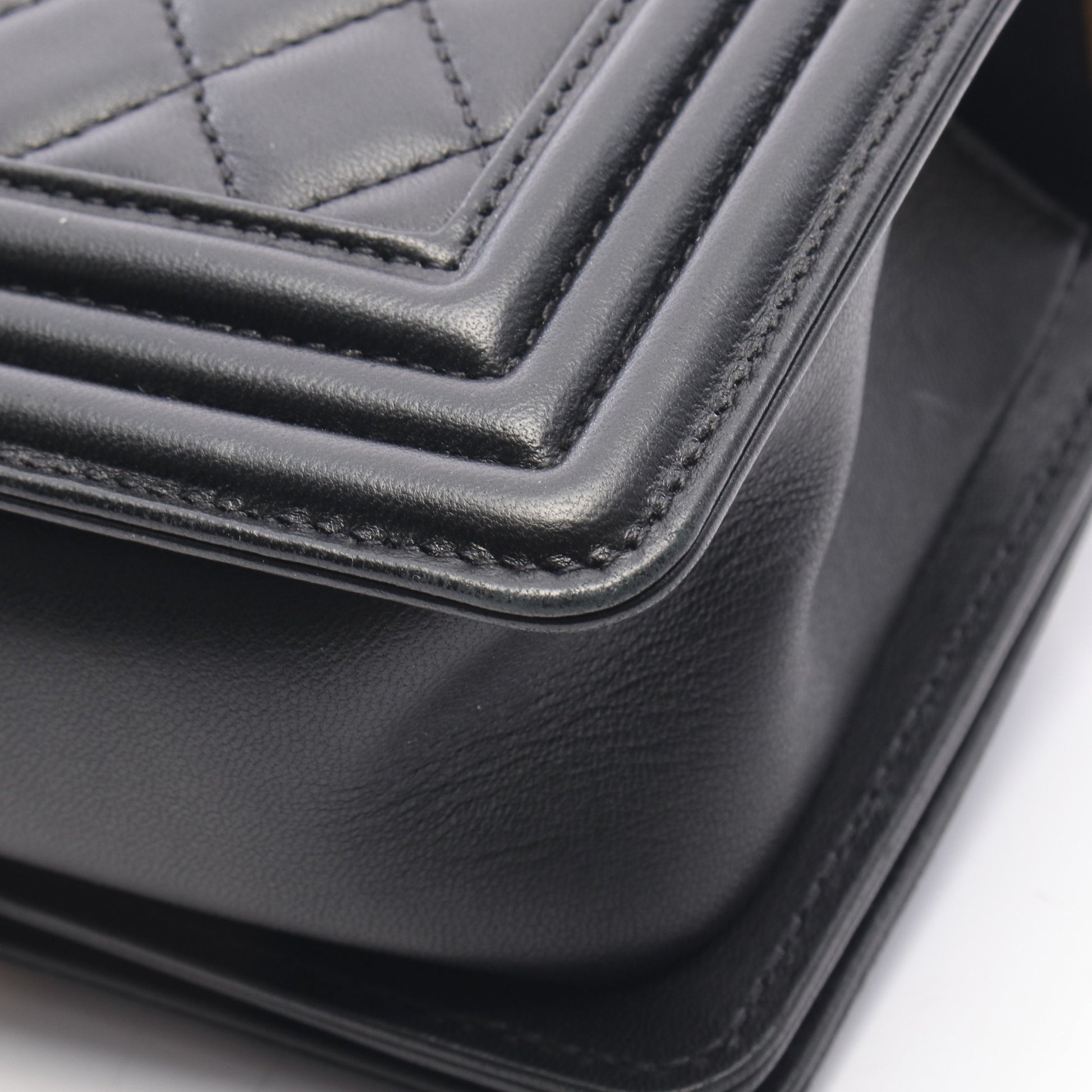 ボーイシャネル スモール チェーンショルダーバッグ ラムスキン ブラック ゴールド金具 シャネル バッグ CHANEL