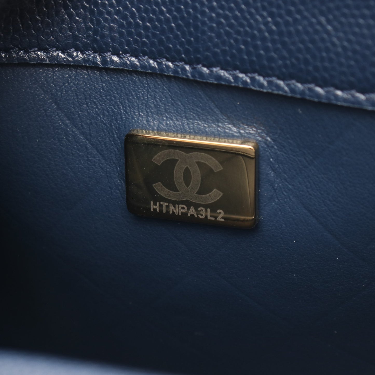 マトラッセ チェーンショルダーバッグ キャビアスキン ネイビー ゴールド金具 シャネル バッグ CHANEL