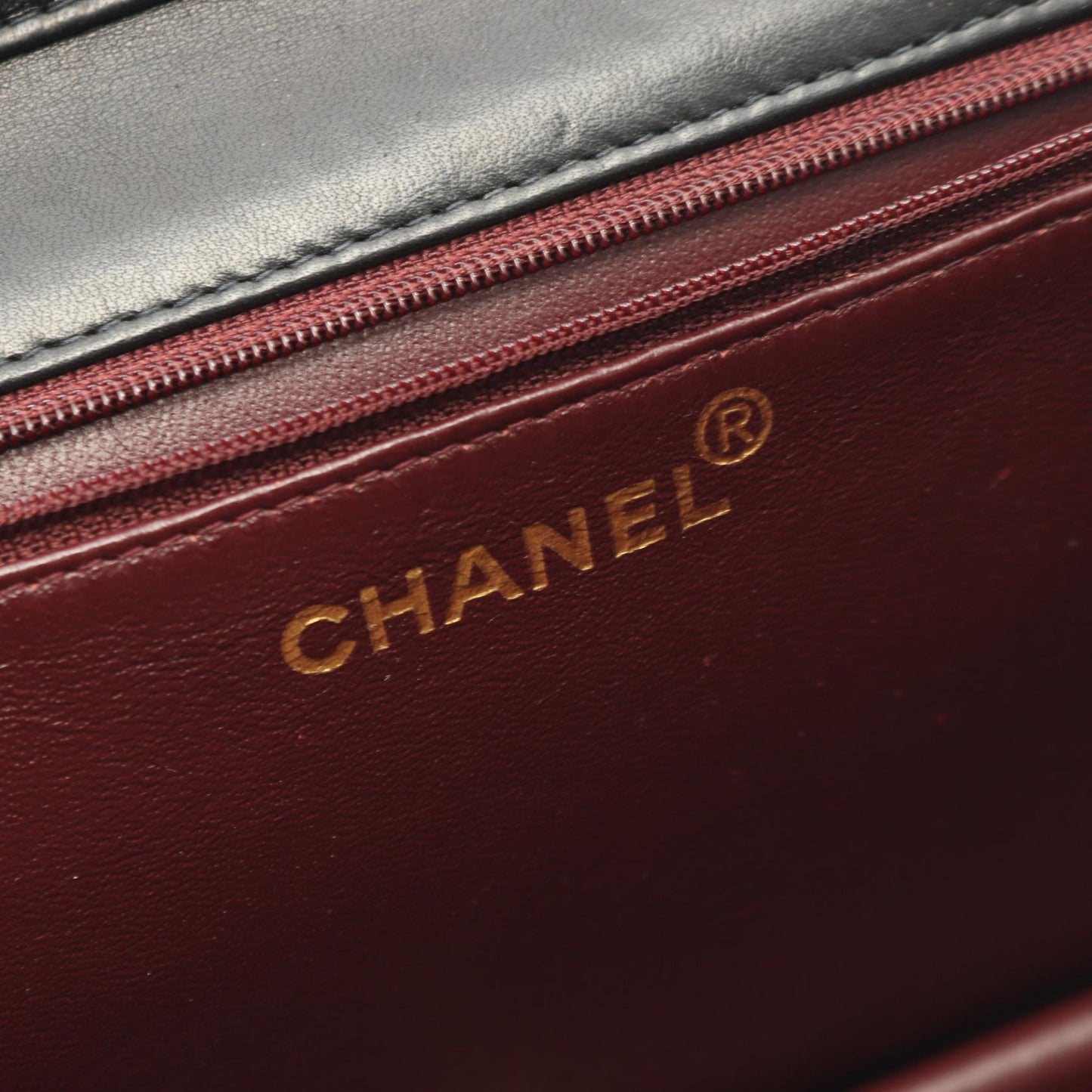 マトラッセ フルフラップ プッシュロック チェーンショルダーバッグ ラムスキン ブラック ゴールド金具 シャネル バッグ CHANEL