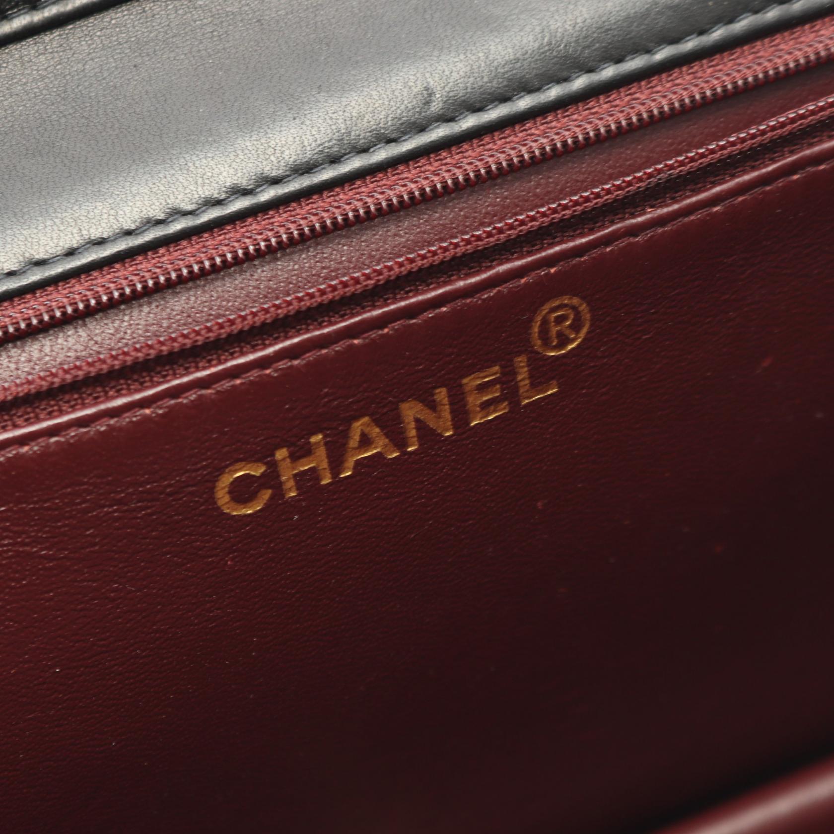 マトラッセ フルフラップ プッシュロック チェーンショルダーバッグ ラムスキン ブラック ゴールド金具 シャネル バッグ CHANEL