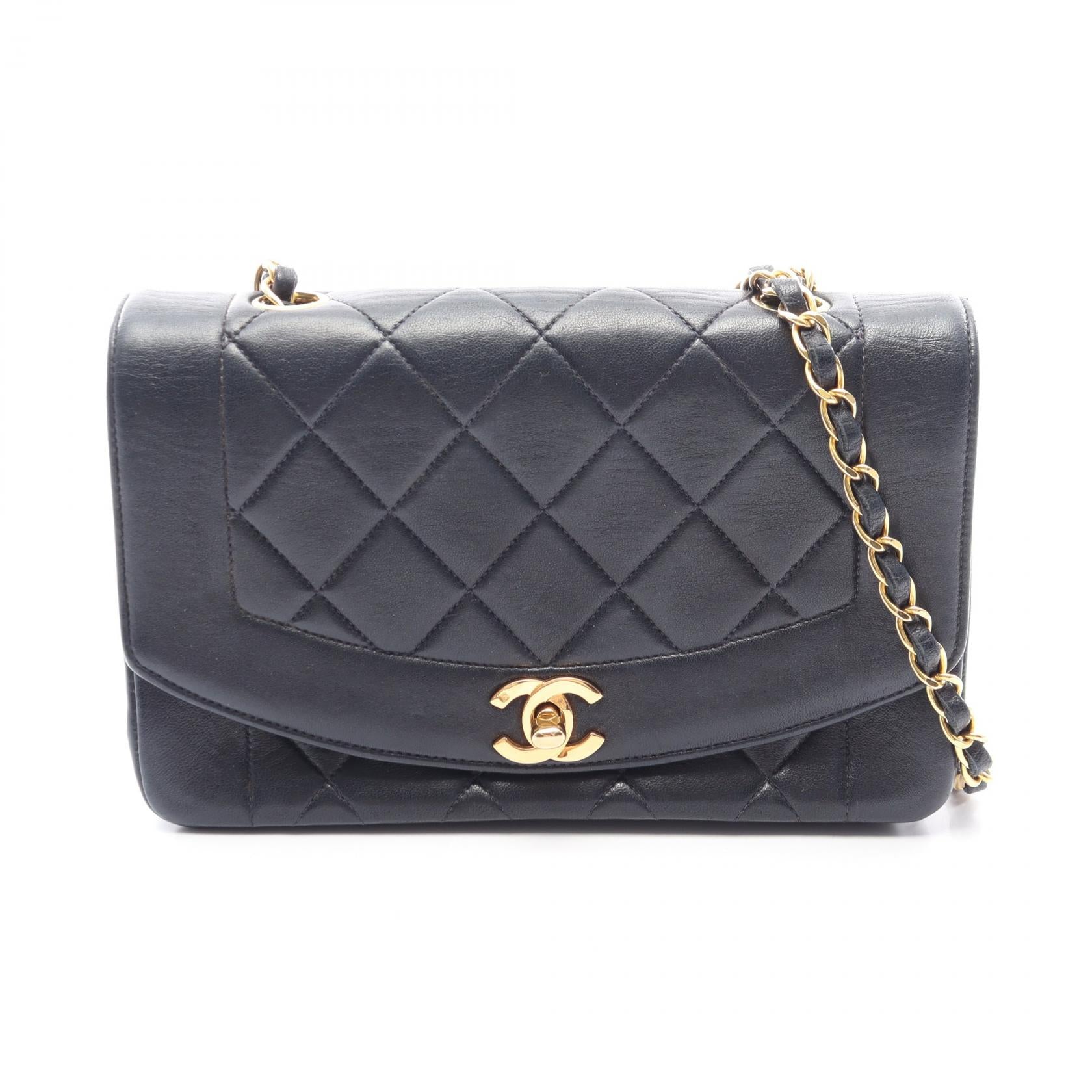 マトラッセ ダイアナフラップ チェーンショルダーバッグ ラムスキン ネイビー ゴールド金具 シャネル バッグ CHANEL