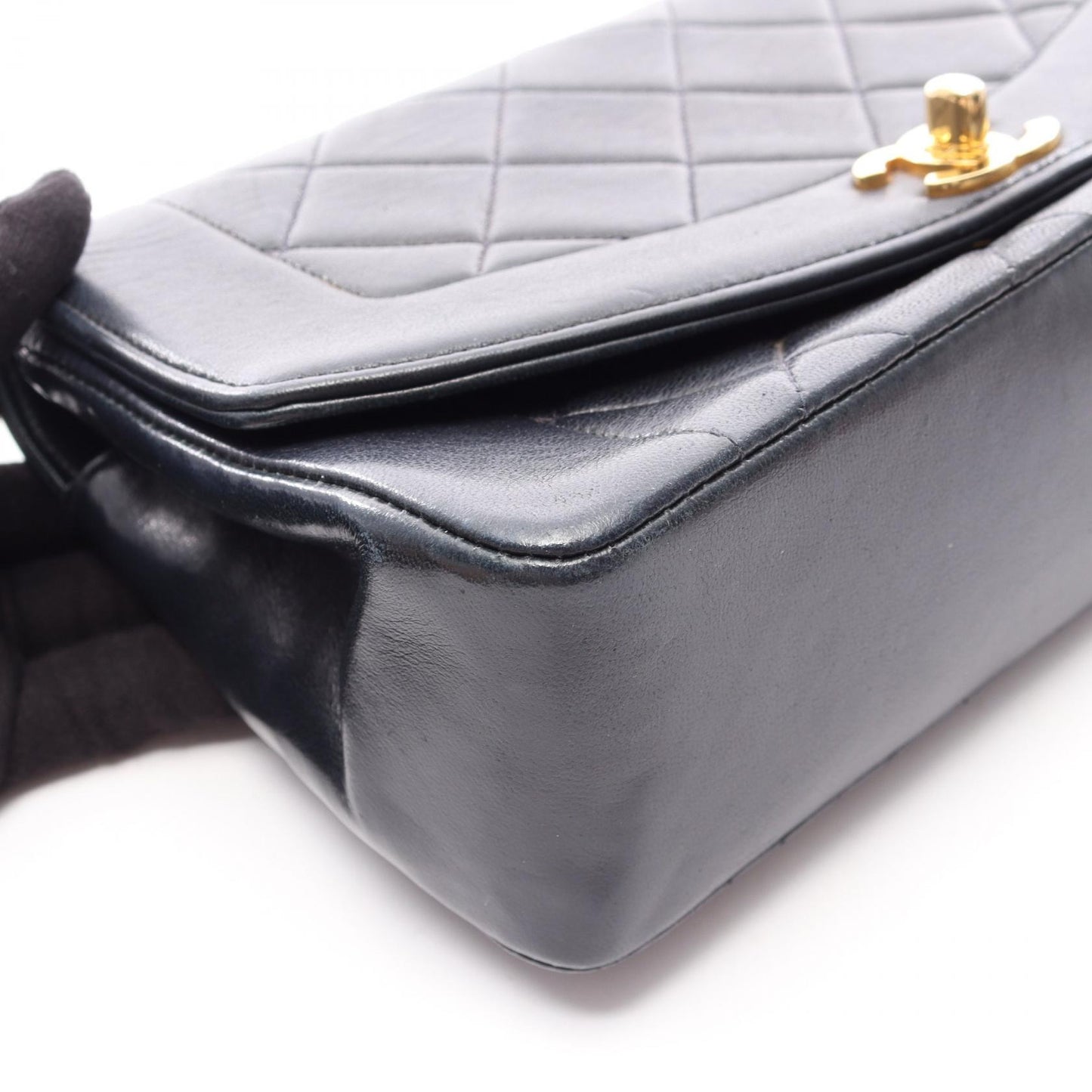 マトラッセ ダイアナフラップ チェーンショルダーバッグ ラムスキン ネイビー ゴールド金具 シャネル バッグ CHANEL