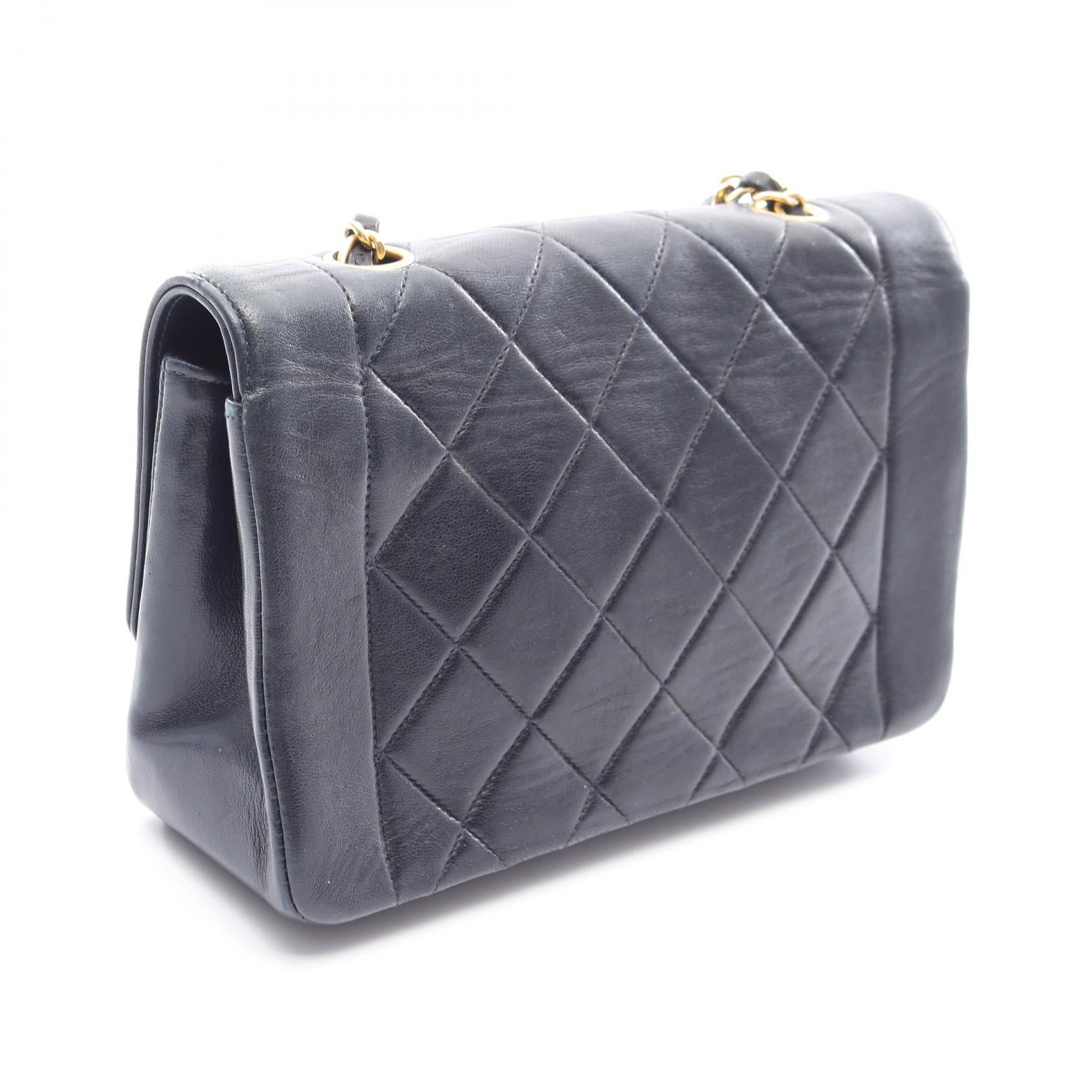 マトラッセ ダイアナフラップ チェーンショルダーバッグ ラムスキン ネイビー ゴールド金具 シャネル バッグ CHANEL