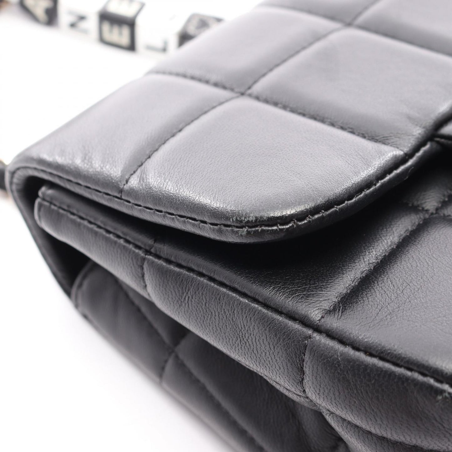 チョコバー ミニフラップ チェーンショルダーバッグ ラムスキン ブラック ゴールド金具 シャネル バッグ CHANEL