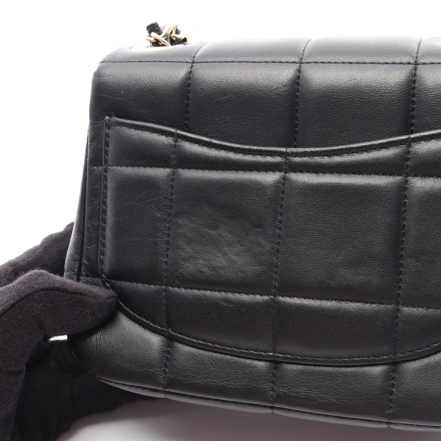 チョコバー ミニフラップ チェーンショルダーバッグ ラムスキン ブラック ゴールド金具 シャネル バッグ CHANEL