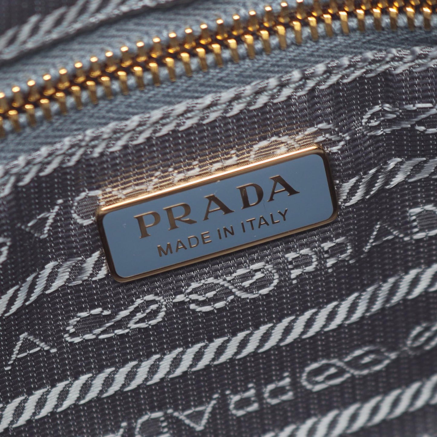 Re-Edition 2005 Re-Nylon ミニバッグ ハンドバッグ ナイロン サフィアーノレザー ブルーグレー プラダ バッグ PRADA