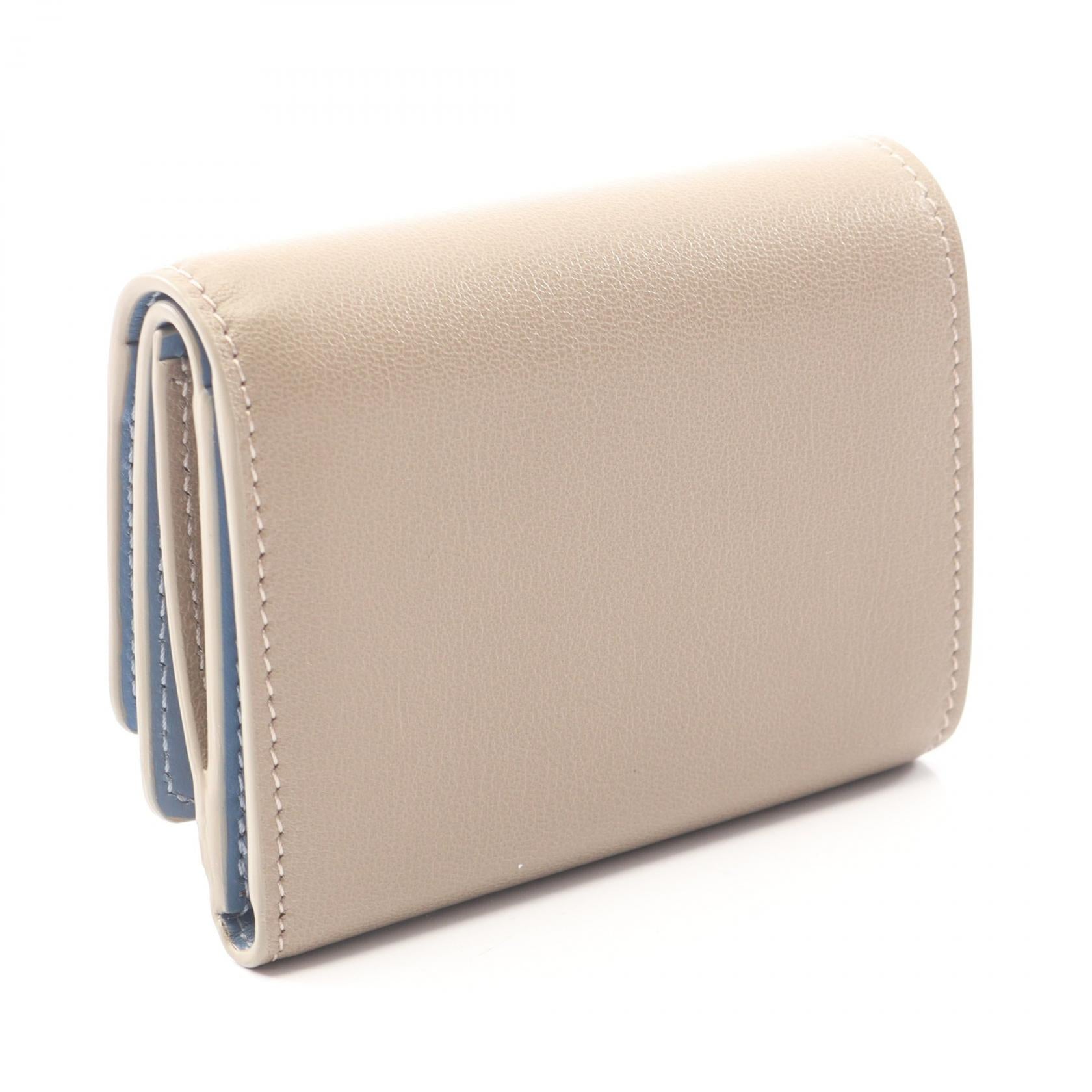 WAY ウェイ 三つ折り財布 レザー グレーベージュ ブルー フェンディ 財布・小物 FENDI
