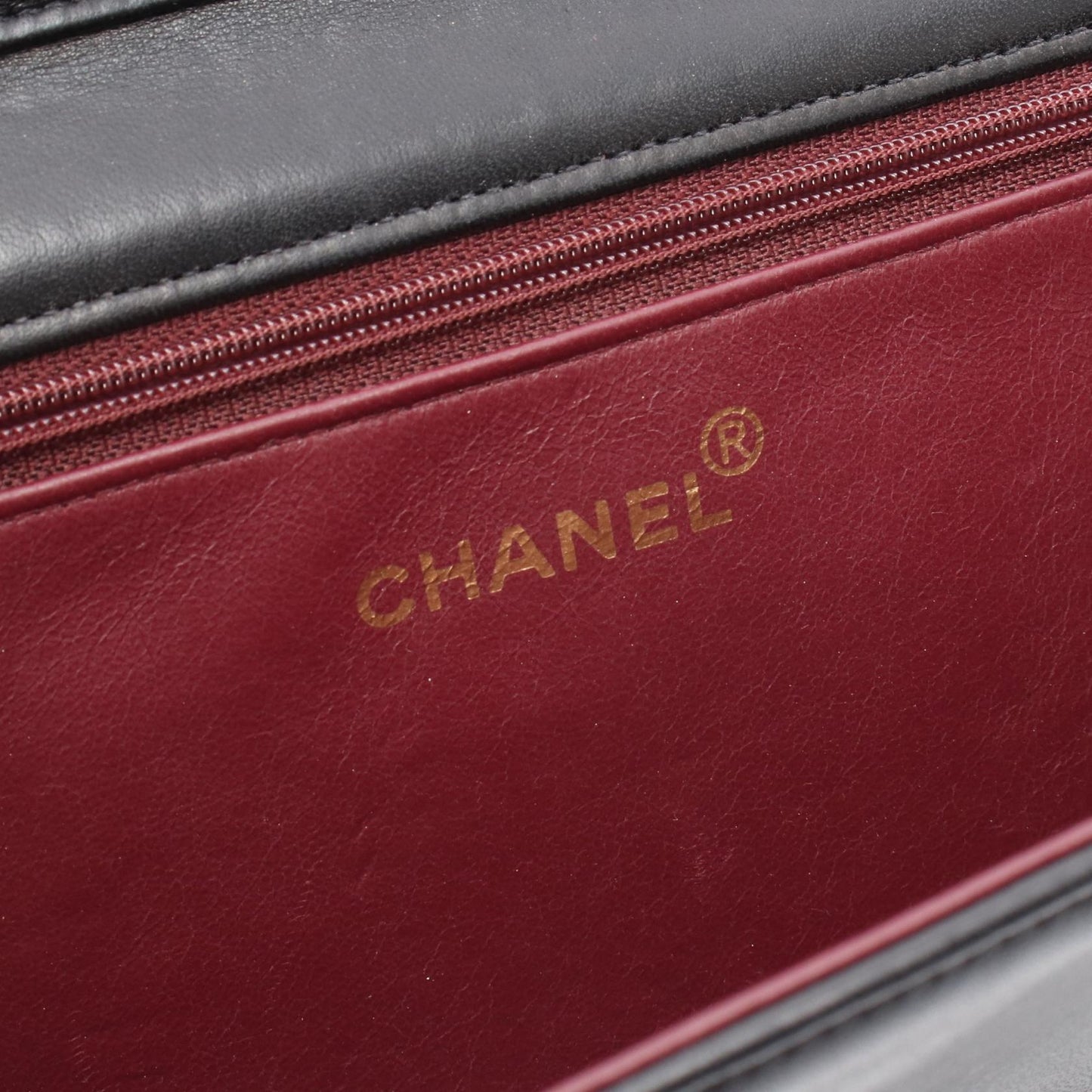マトラッセ フルフラップ チェーンショルダーバッグ ラムスキン ブラック ゴールド金具 シャネル バッグ CHANEL
