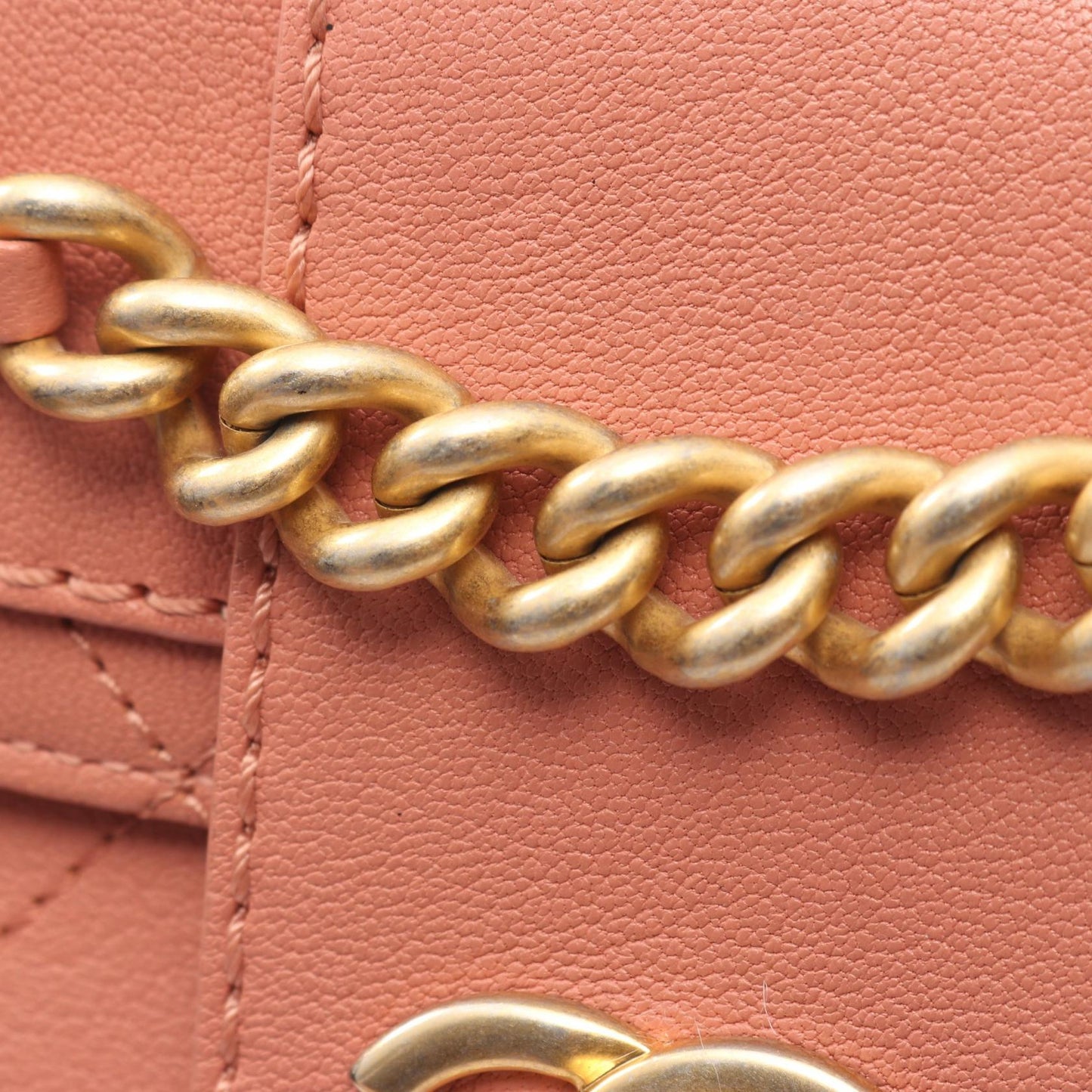 マトラッセ チェーンショルダーバッグ レザー ピンク ゴールド金具 シャネル バッグ CHANEL