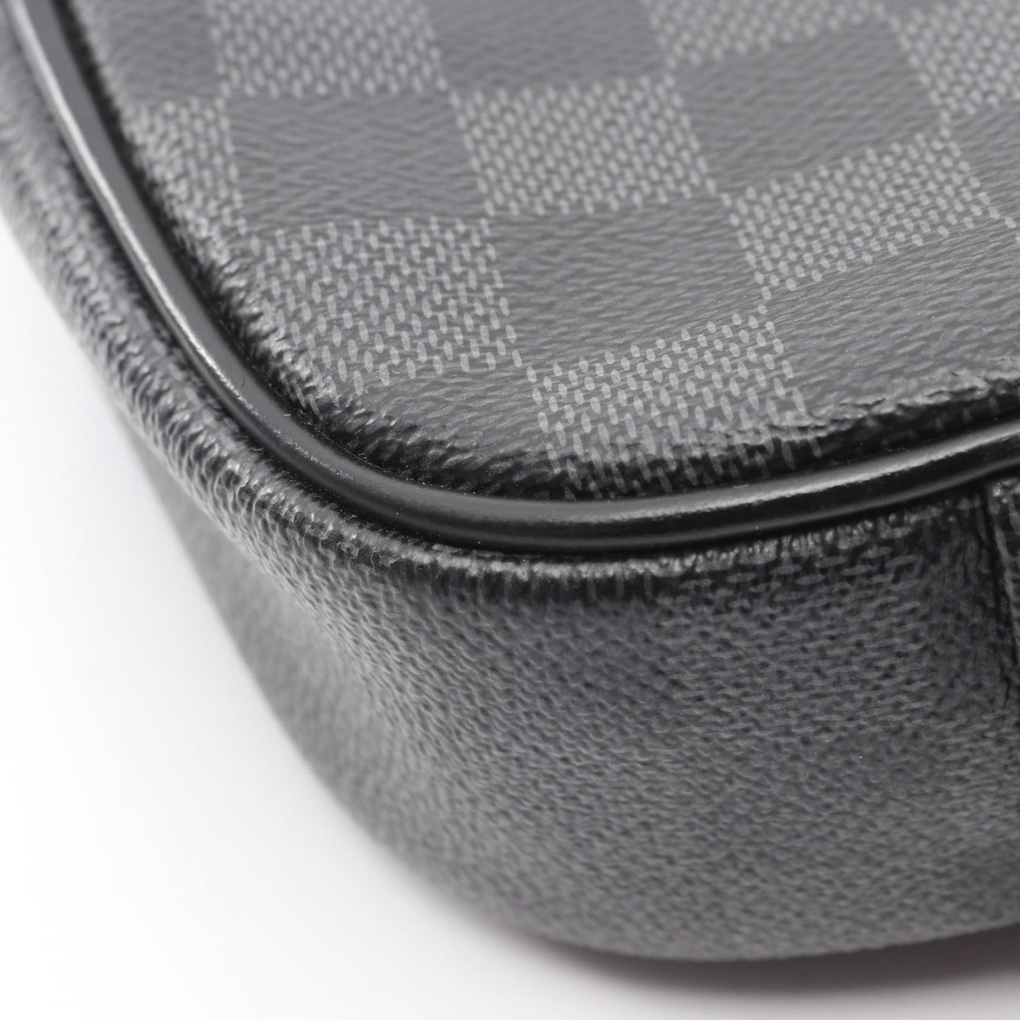 アンブレール ダミエグラフィット ボディバッグ ウエストバッグ PVC レザー ブラック ルイヴィトン バッグ LOUIS VUITTON