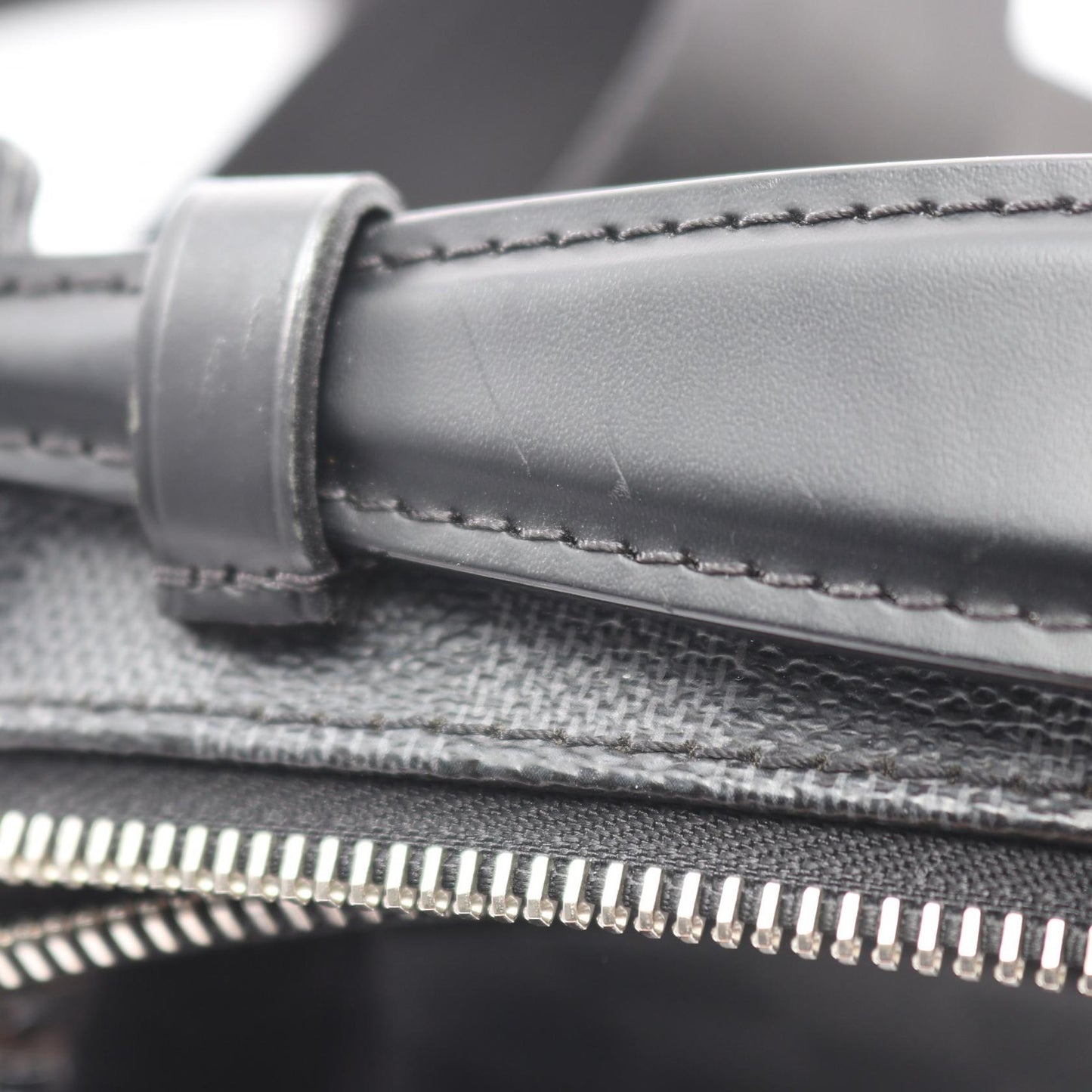 アンブレール ダミエグラフィット ボディバッグ ウエストバッグ PVC レザー ブラック ルイヴィトン バッグ LOUIS VUITTON