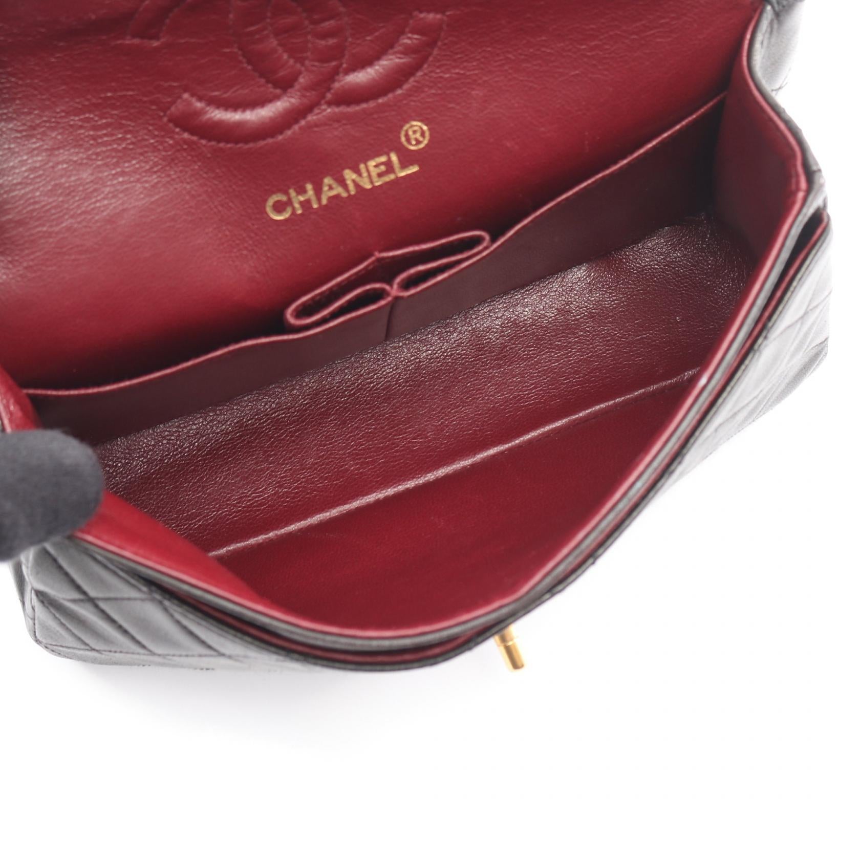 マトラッセ Wフラップ Wチェーンショルダーバッグ ラムスキン ブラック ゴールド金具 シャネル バッグ CHANEL