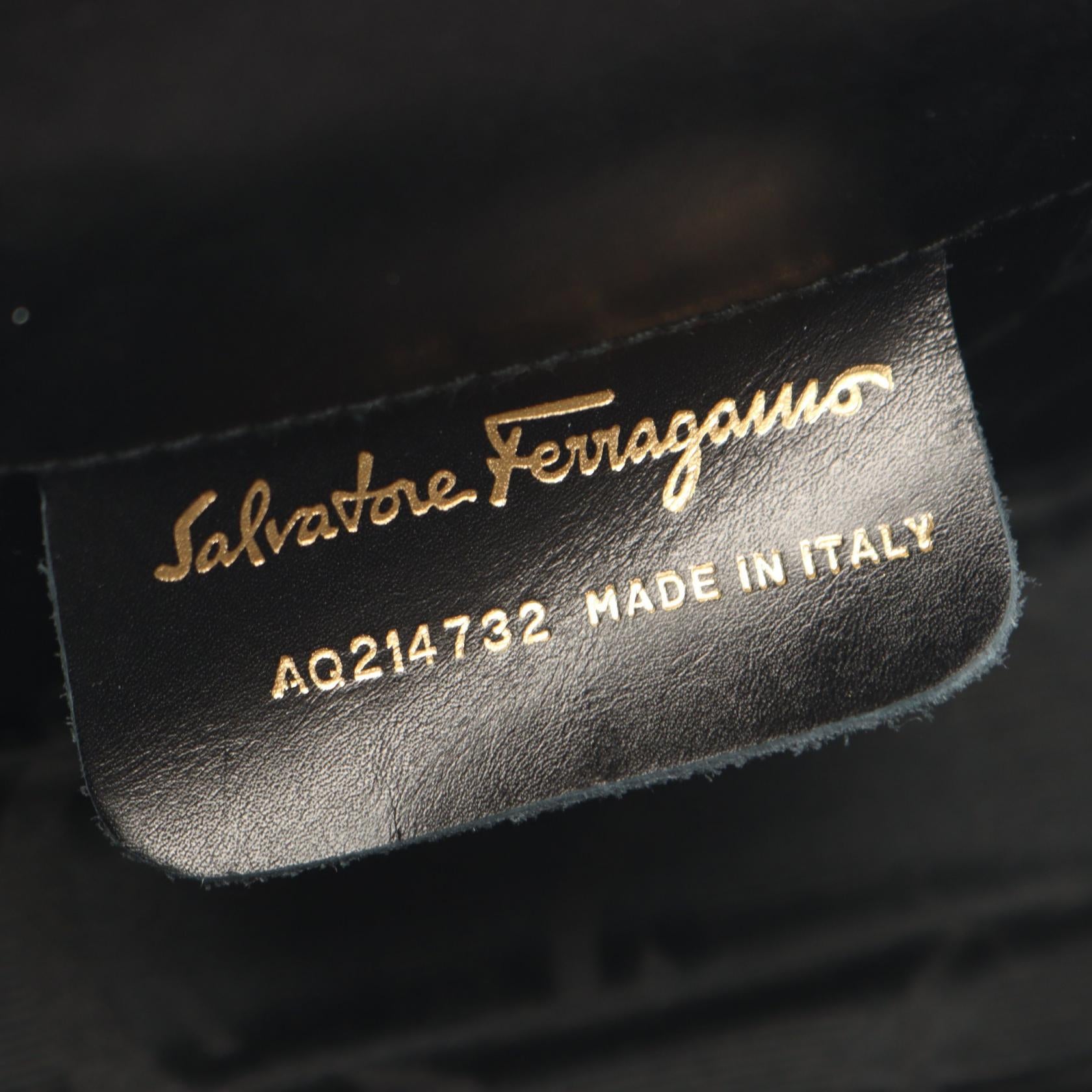 ガンチーニ ミニ クロコ型押し チェーンショルダーバッグ レザー ブラック サルヴァトーレフェラガモ バッグ Salvatore Ferragamo