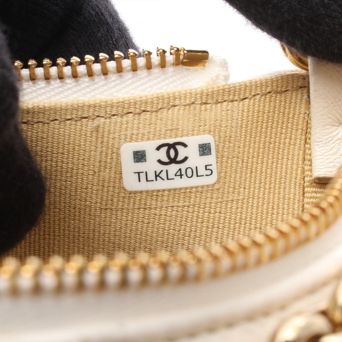マトラッセ スモール チェーンショルダーバッグ ラムスキン ホワイト ゴールド金具 シャネル バッグ CHANEL