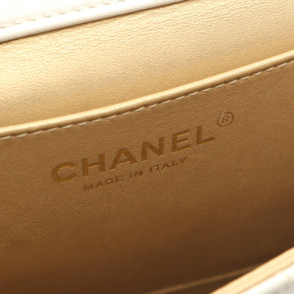 マトラッセ チェーンショルダーバッグ レザー ホワイト ゴールド金具 シャネル バッグ CHANEL