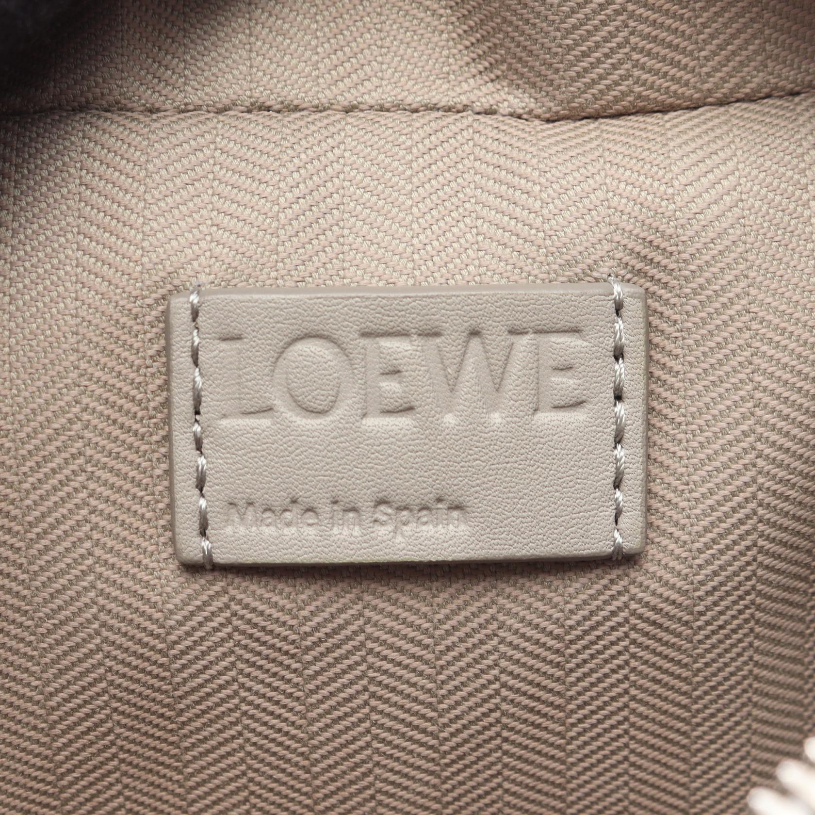 クロスボディ カメラバッグ ミニ 2WAY ハンドバッグ レザー ライトグレー ロエベ バッグ LOEWE