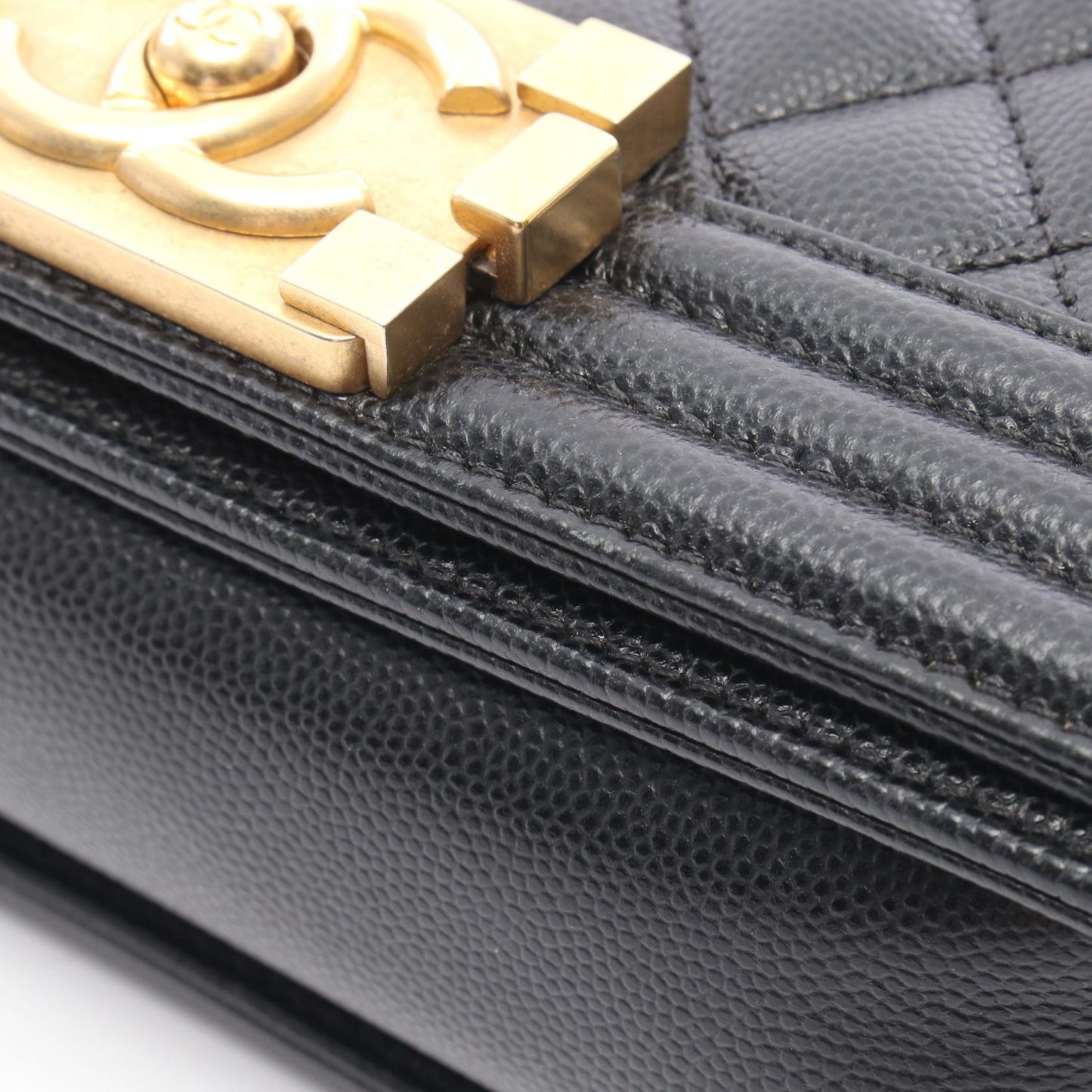 ボーイシャネル スモール チェーンショルダーバッグ キャビアスキン ブラック ゴールド金具 シャネル バッグ CHANEL