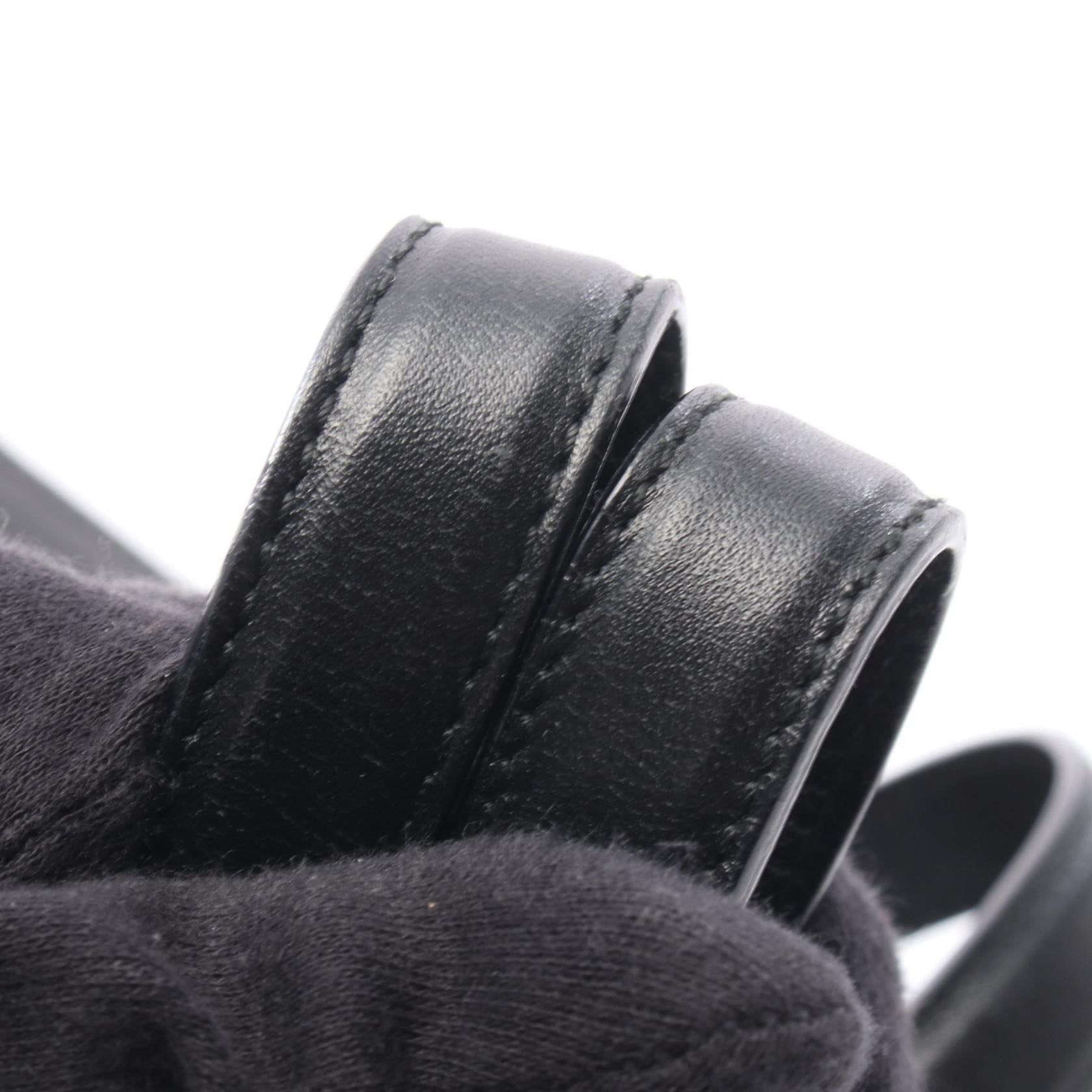 ヴァラリボン ショルダーバッグ レザー ブラック サルヴァトーレフェラガモ バッグ Salvatore Ferragamo
