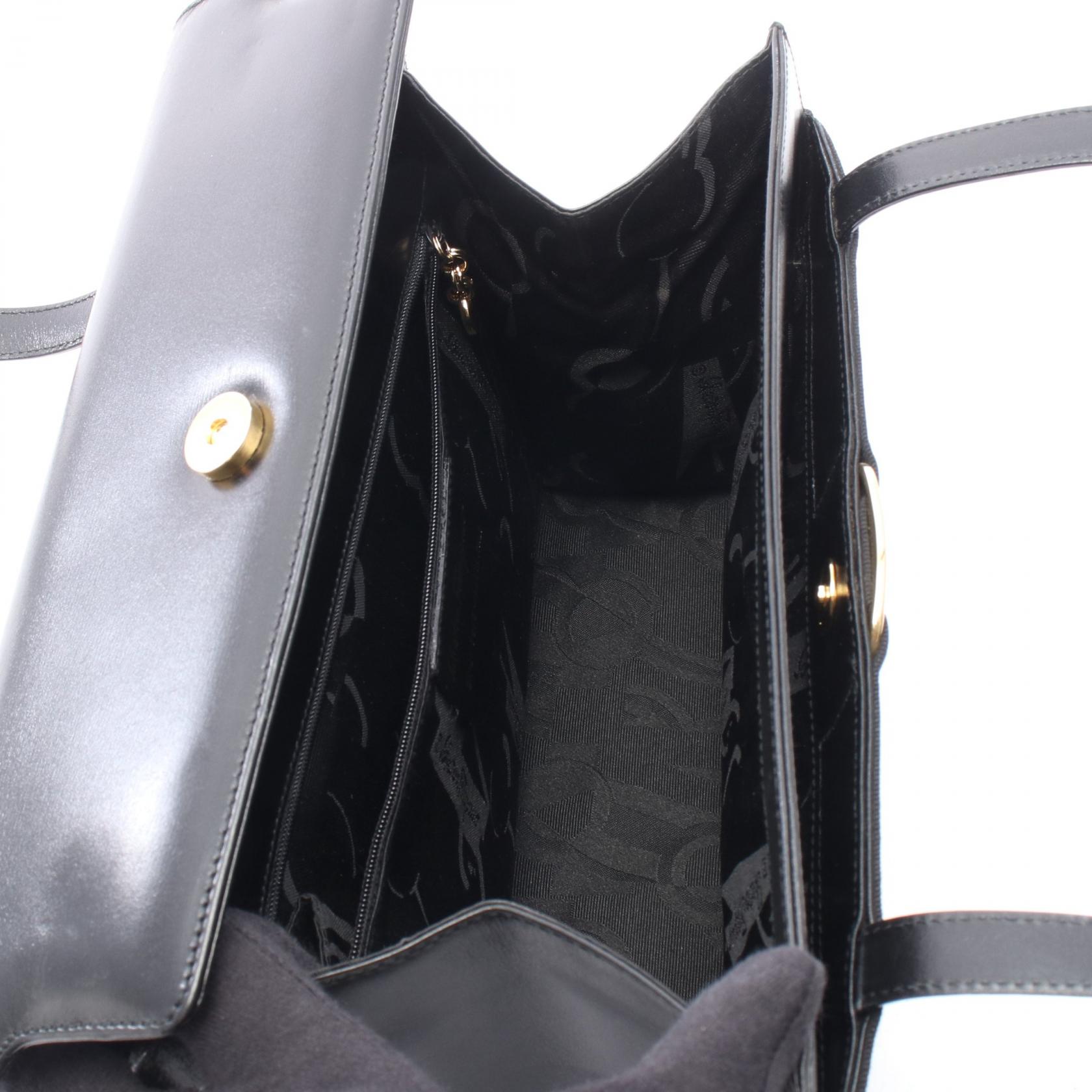 ヴァラリボン ショルダーバッグ レザー ブラック サルヴァトーレフェラガモ バッグ Salvatore Ferragamo