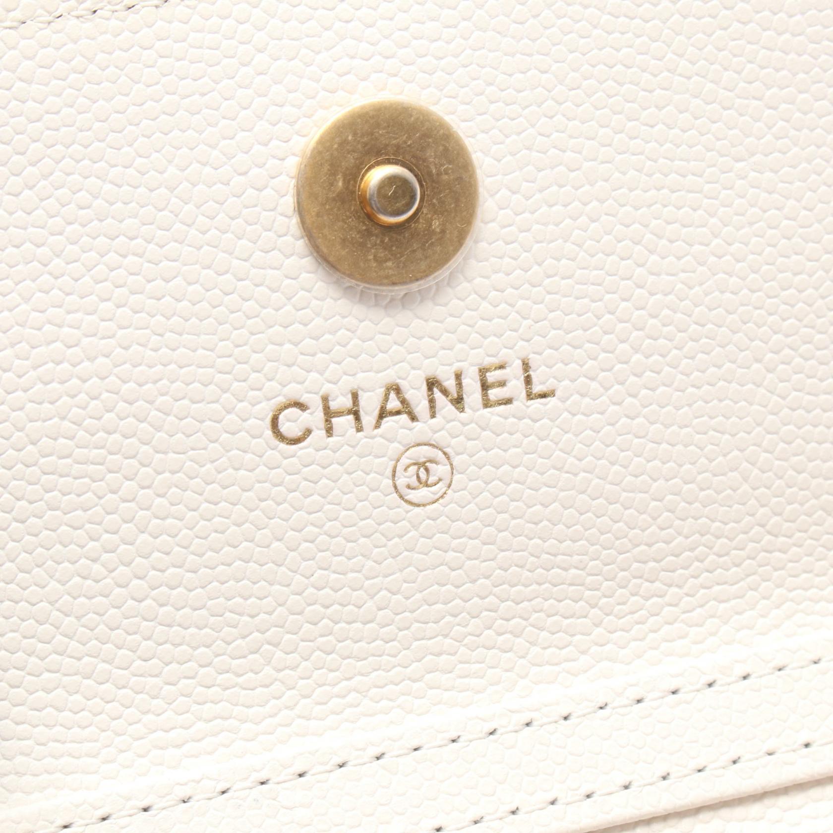 マトラッセ チェーンショルダーバッグ キャビアスキン ホワイト ゴールド金具 シャネル バッグ CHANEL