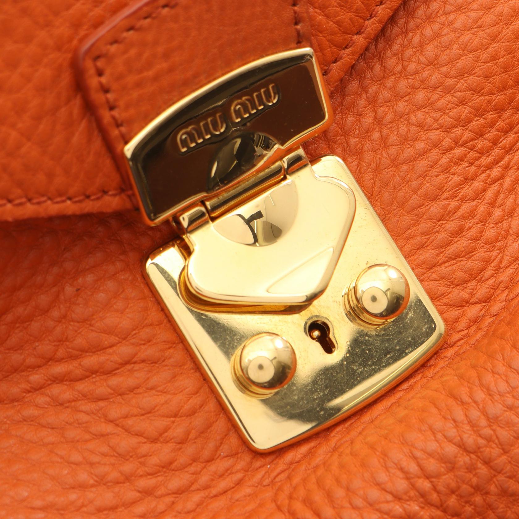 VITELLO PHENIX ワンショルダーバッグ レザー オレンジ ミュウミュウ バッグ miu miu
