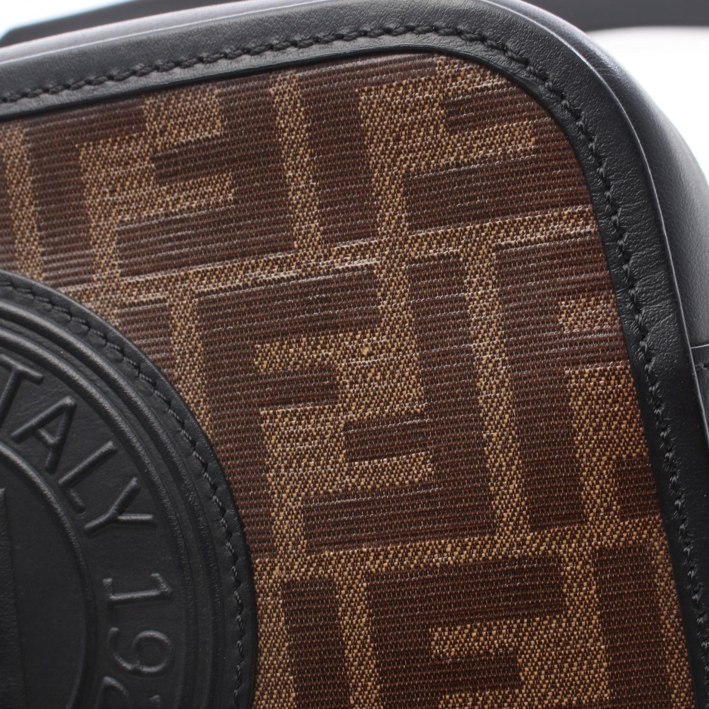 CAM キャム ズッカ ショルダーバッグ コーティングキャンバス レザー ブラウン ブラック フェンディ バッグ FENDI
