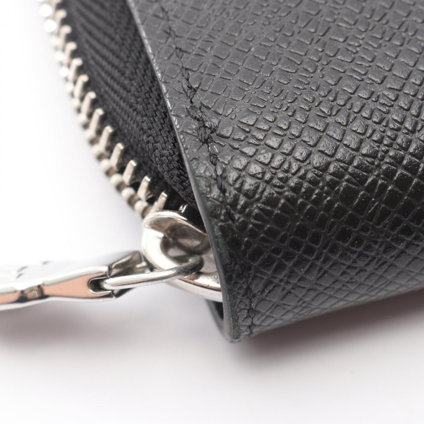 ジッピー オーガナイザー NM タイガ ラウンドファスナー長財布 レザー ブラック ルイヴィトン 財布・小物 LOUIS VUITTON