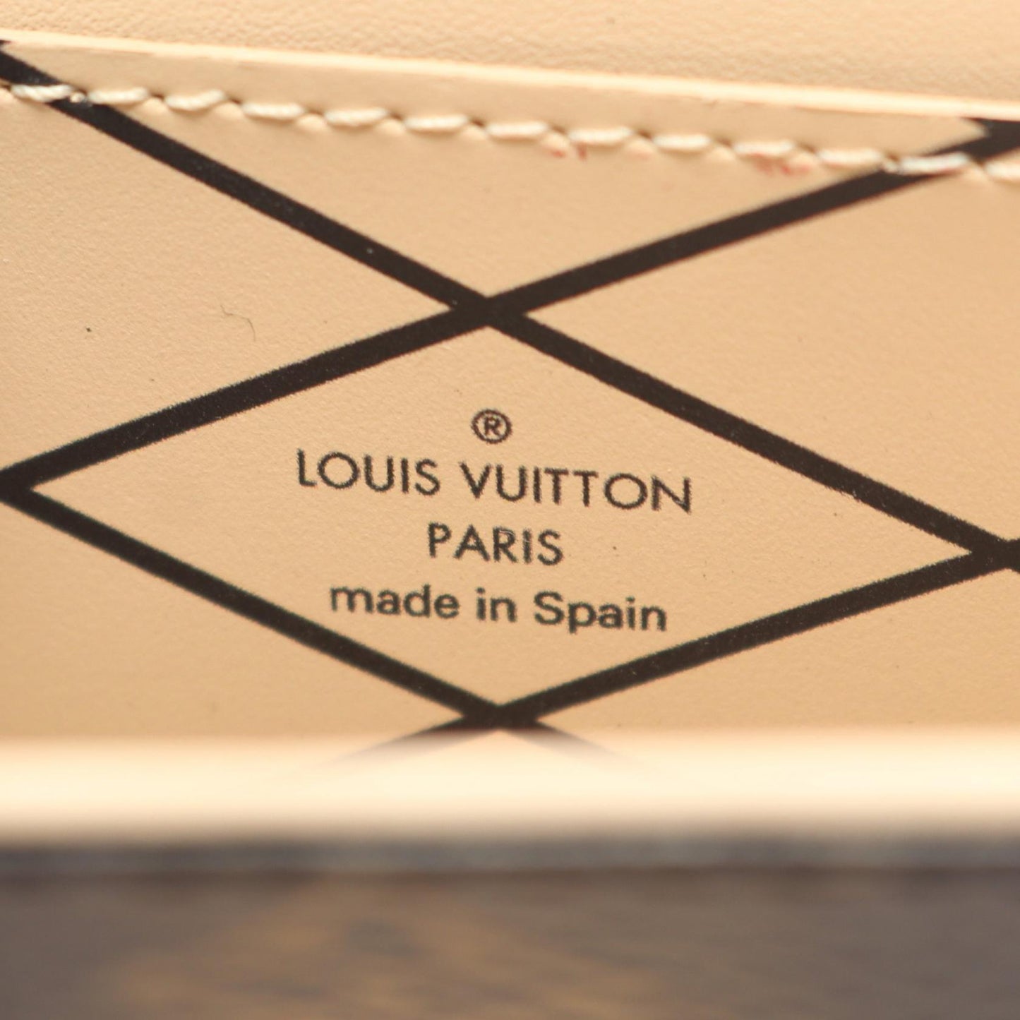 エッセンシャル トランク モノグラム チェーンショルダーバッグ PVC ブラウン ルイヴィトン バッグ LOUIS VUITTON