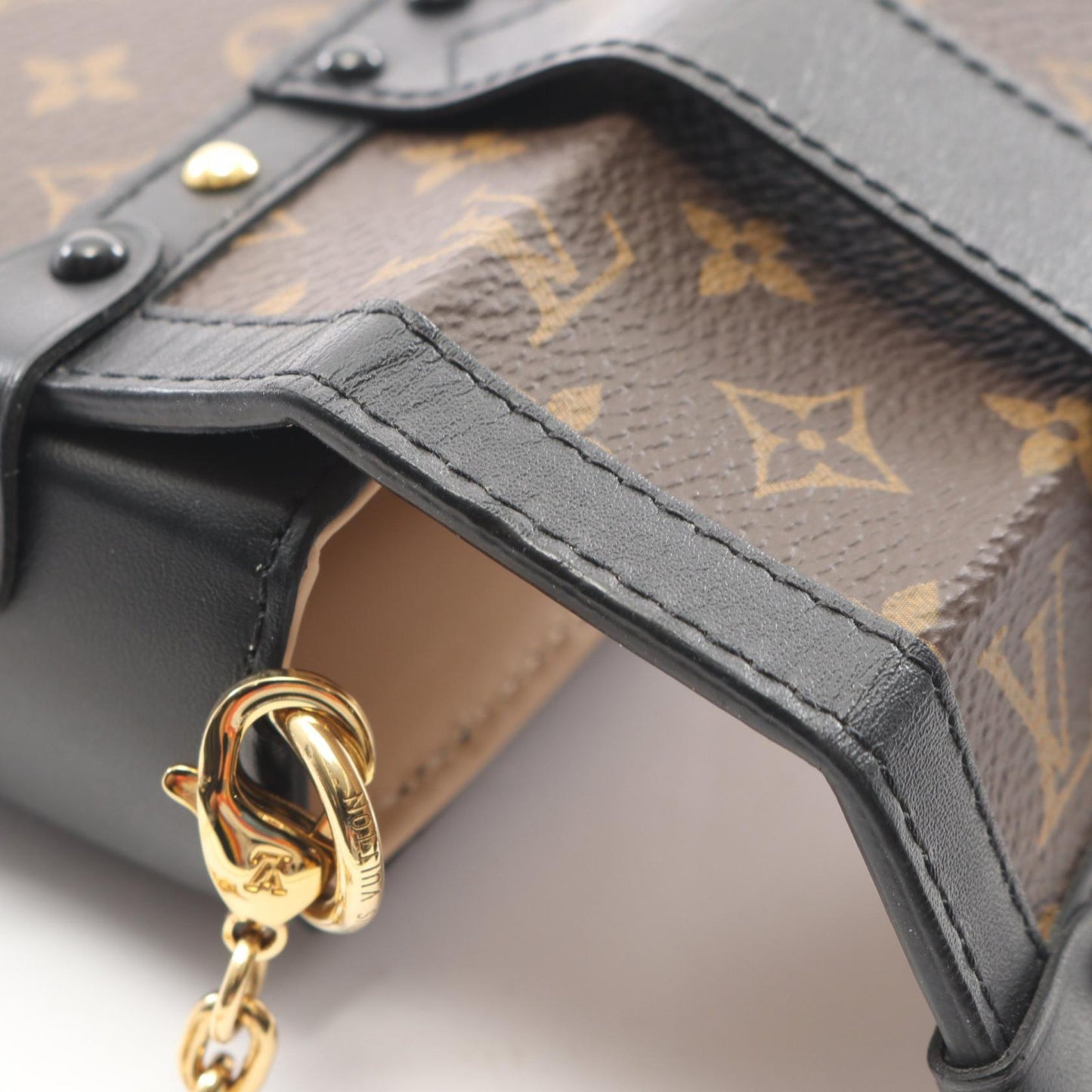 エッセンシャル トランク モノグラム チェーンショルダーバッグ PVC ブラウン ルイヴィトン バッグ LOUIS VUITTON