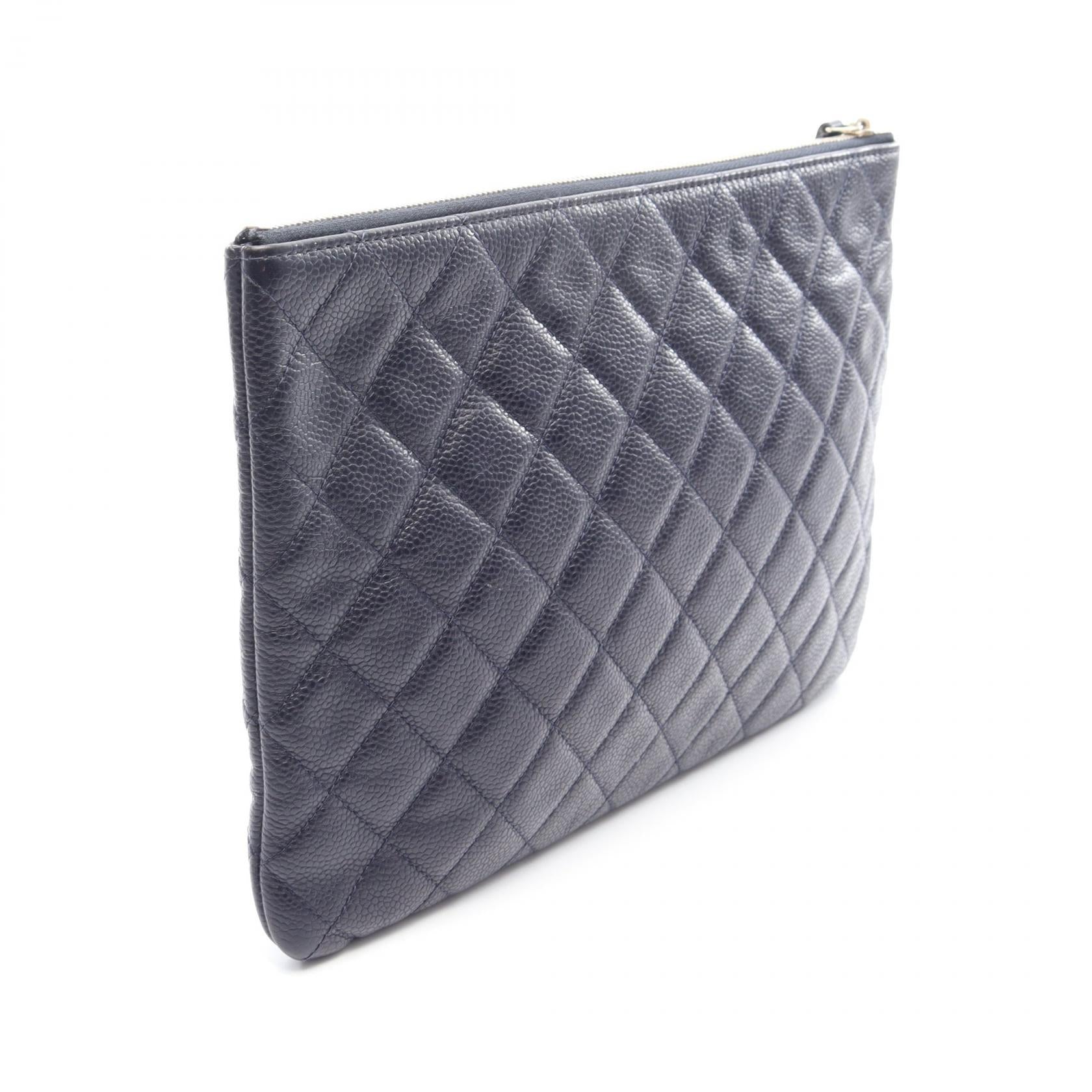 CHANEL レア品　マトラッセ　バック　クラッチバックネイビー マトラッセ クラッチバッグ ソフトキャビアスキン ネイビー ゴールド