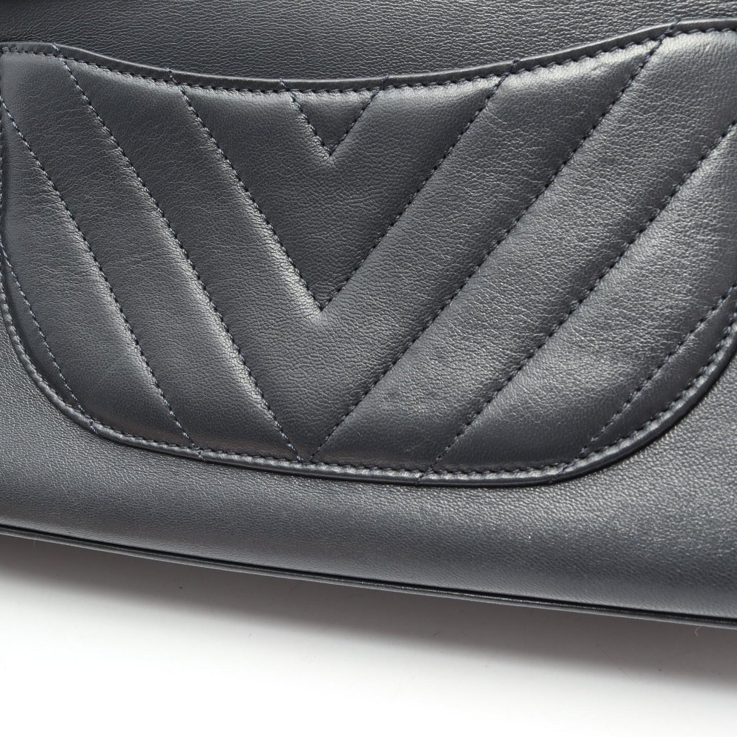 トップハンドル Vステッチ 2WAY チェーンショルダーバッグ ラムスキン ネイビー ゴールド金具 シャネル バッグ CHANEL