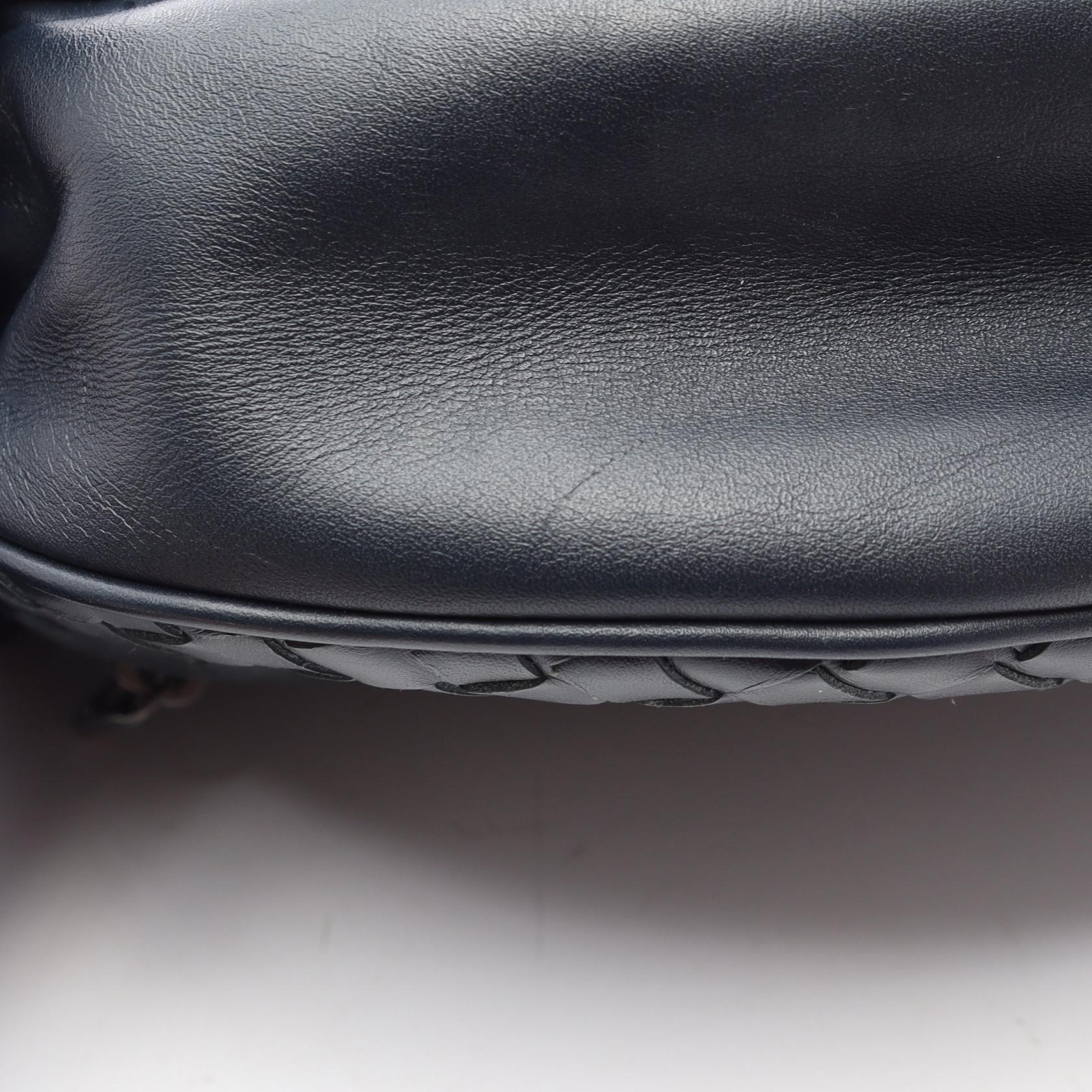 イントレチャート ウエストバッグ レザー ネイビー ボッテガヴェネタ バッグ BOTTEGA VENETA