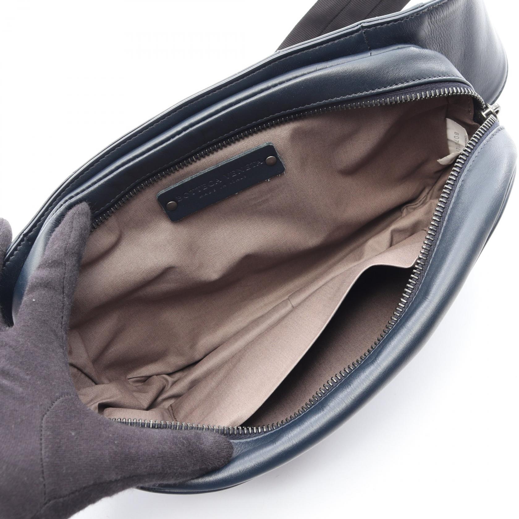 イントレチャート ウエストバッグ レザー ネイビー ボッテガヴェネタ バッグ BOTTEGA VENETA