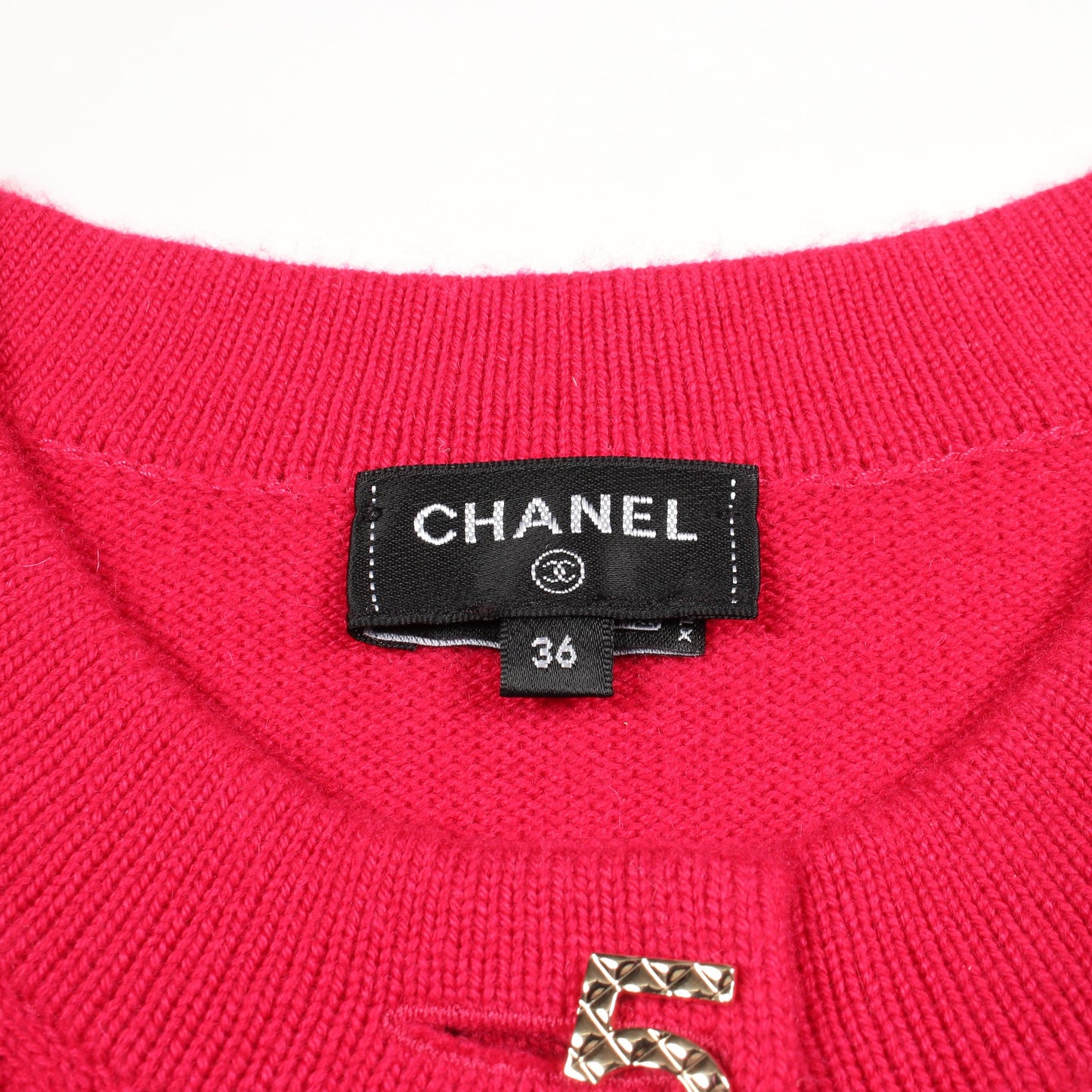 アイコンボタン クロップド カーディガン カシミヤ ピンクレッド シャネル トップス CHANEL